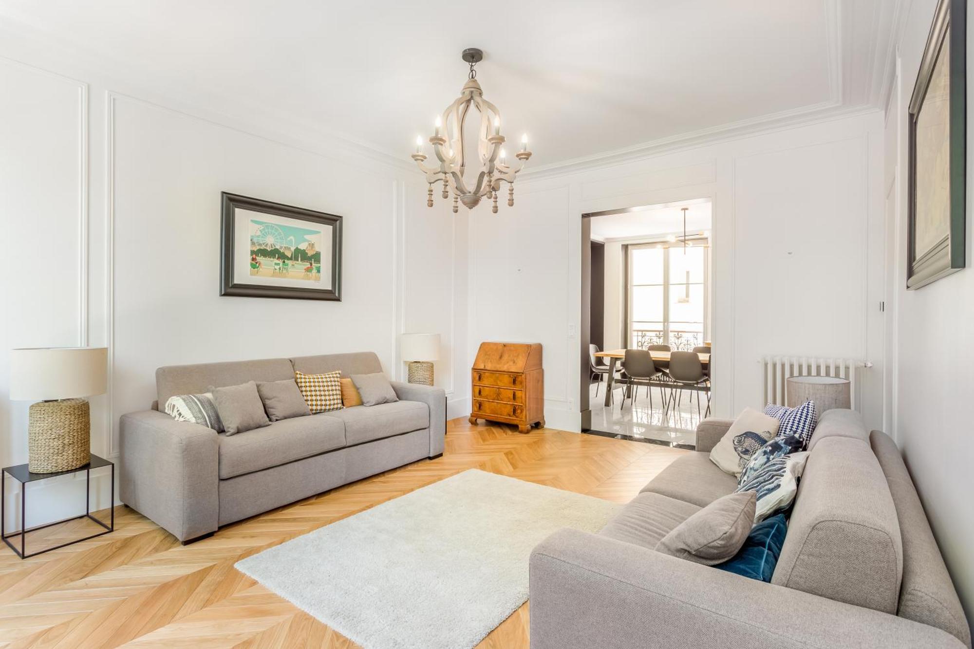 The Black Swan Apartment Paris