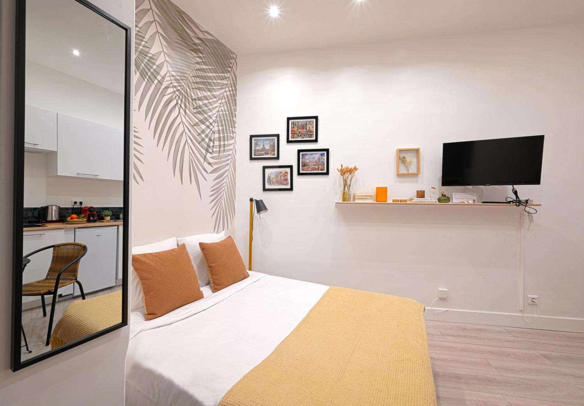 Charming For Two Apartment *
