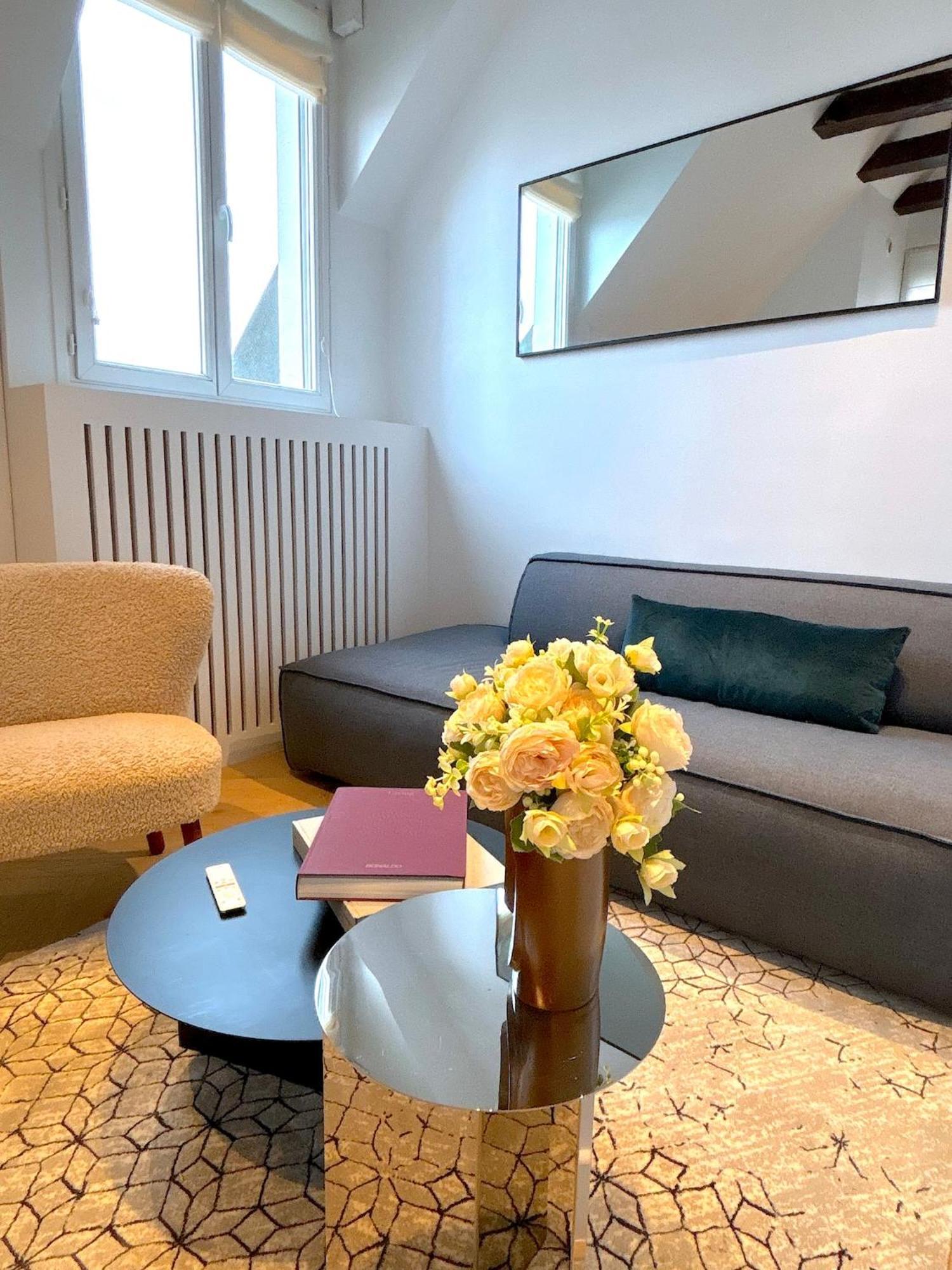 Apartment Le Penthouse Tour Eiffel *