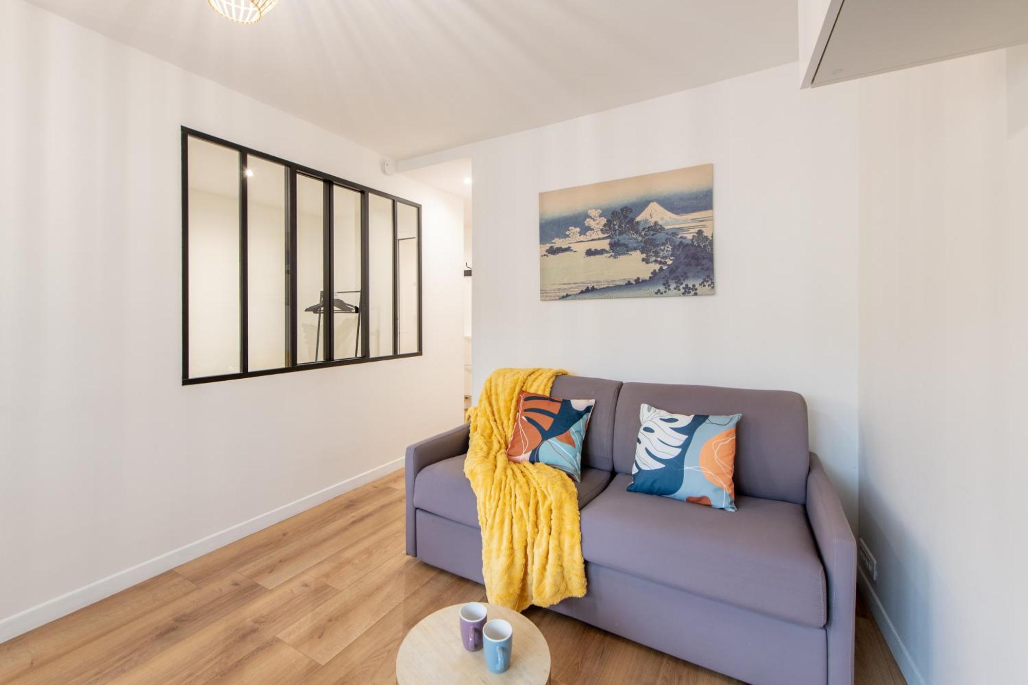 Amazing - Location Near The Metro, Modern Amenities And Style *