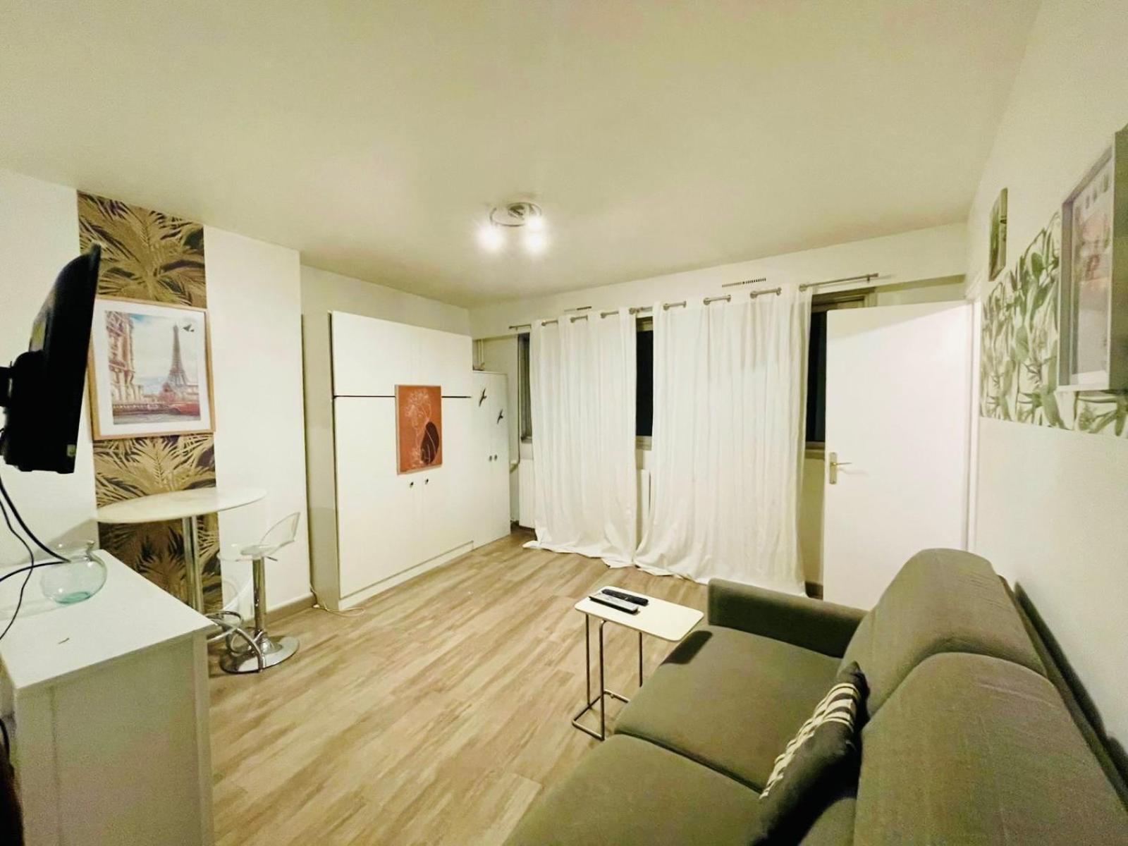 52 Miromesnil Apartment
