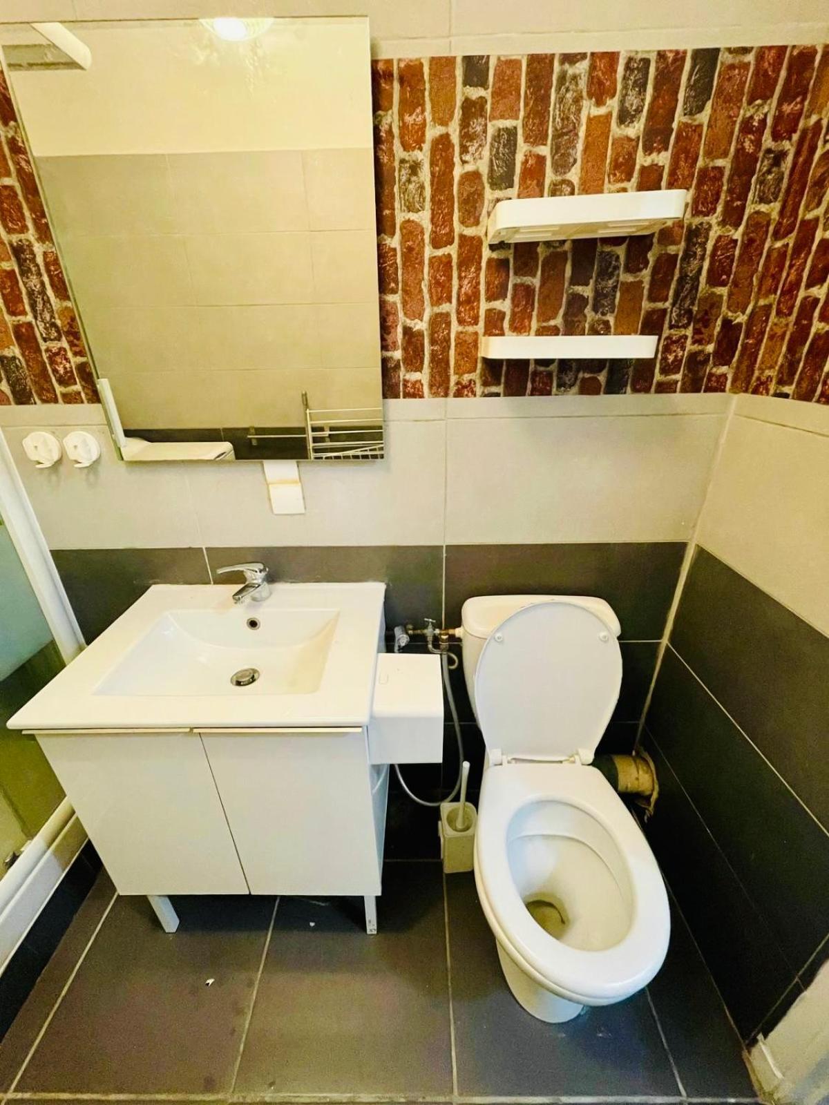 Apartment 52 Miromesnil