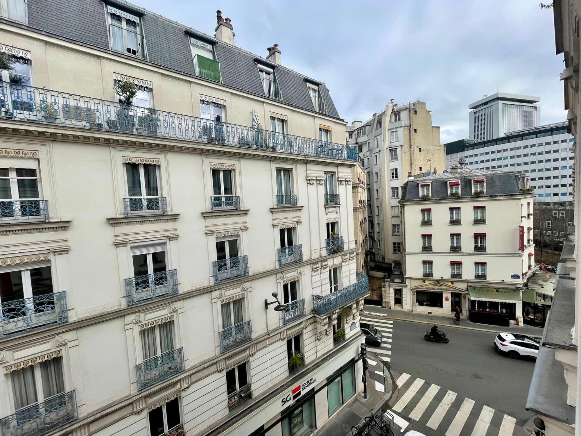 52 Miromesnil Apartment Paris