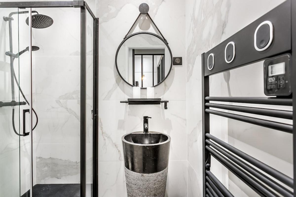 Apartamento Bourd- Beyond Eiffel Tower Stylish Terrace Paris