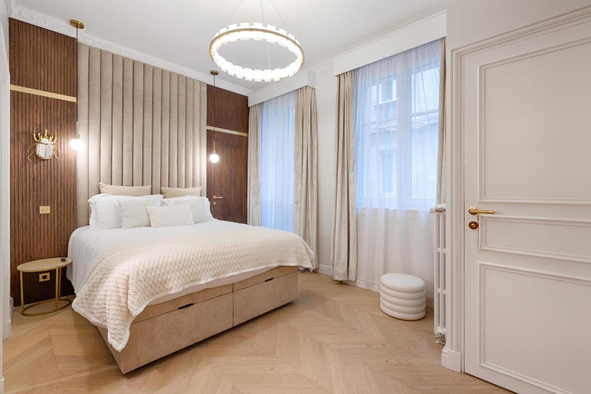 Apartment Avenue Des Champs-elysees, D'exception Paris