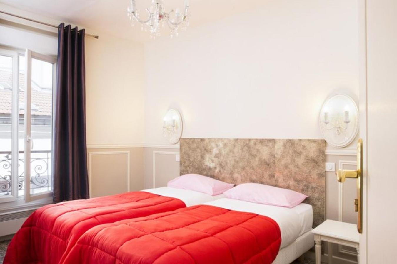 Bastille Hostel *
