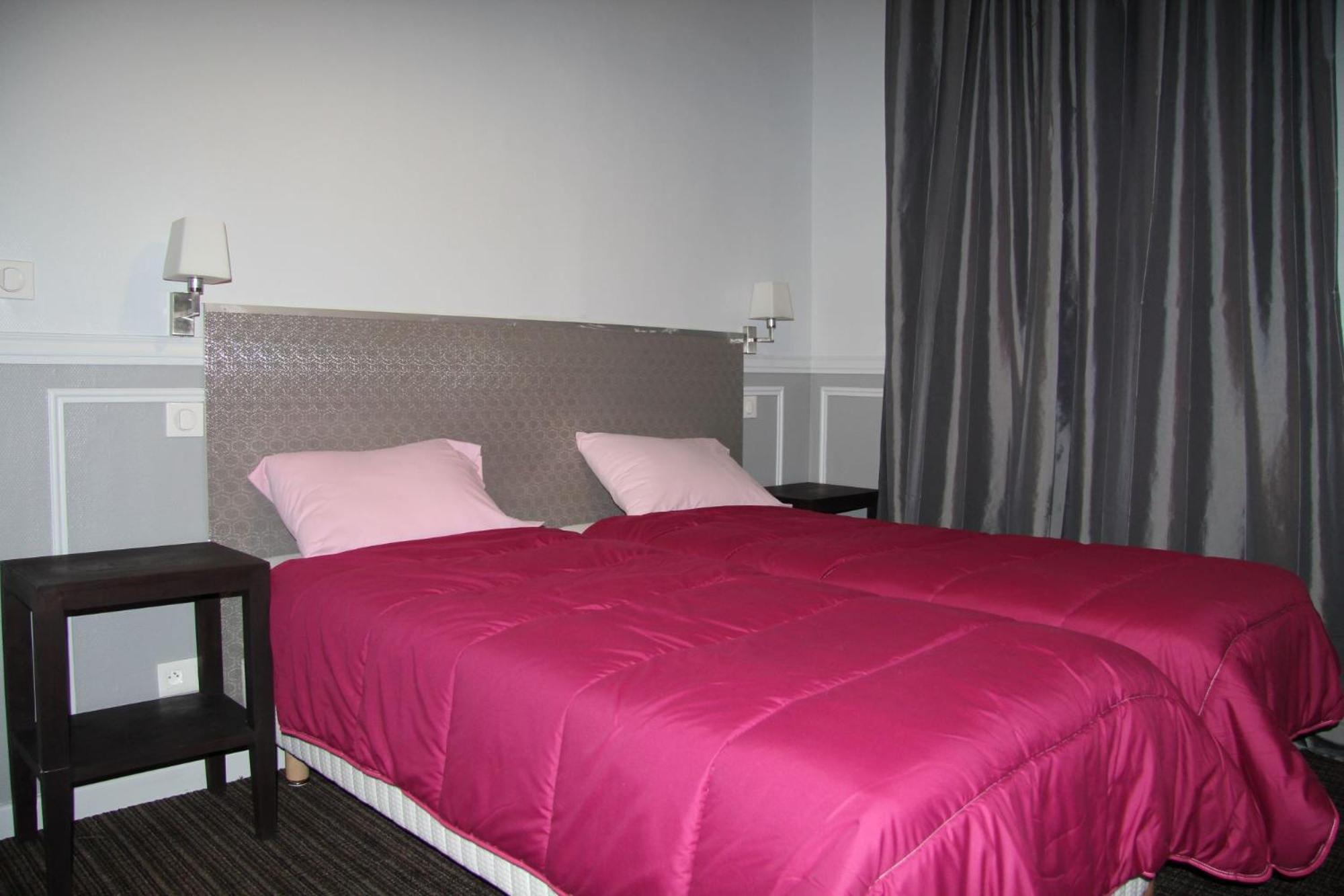 Bastille Hostel