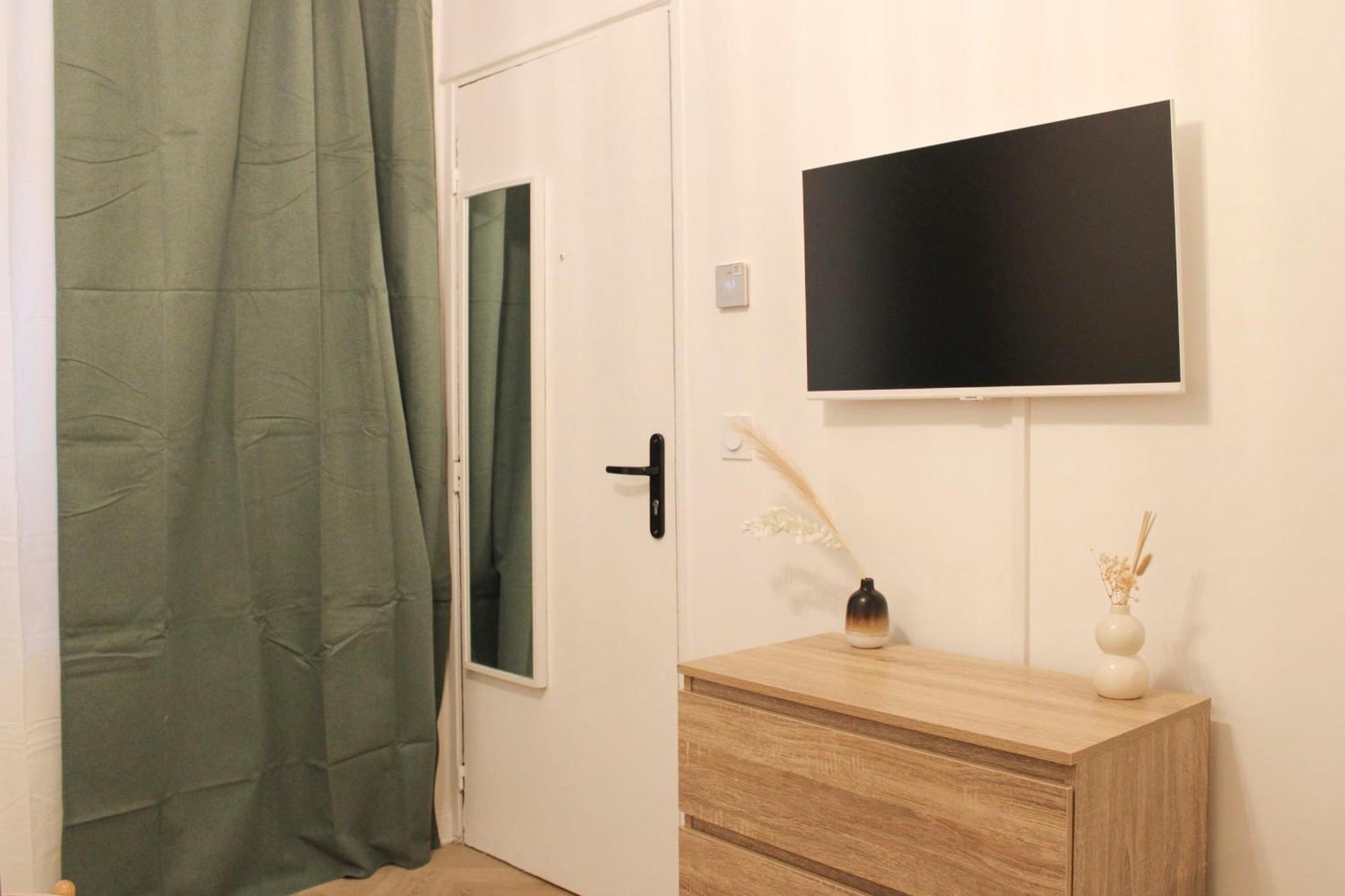 Charming Of 15 M2 In The 10th Apartment *