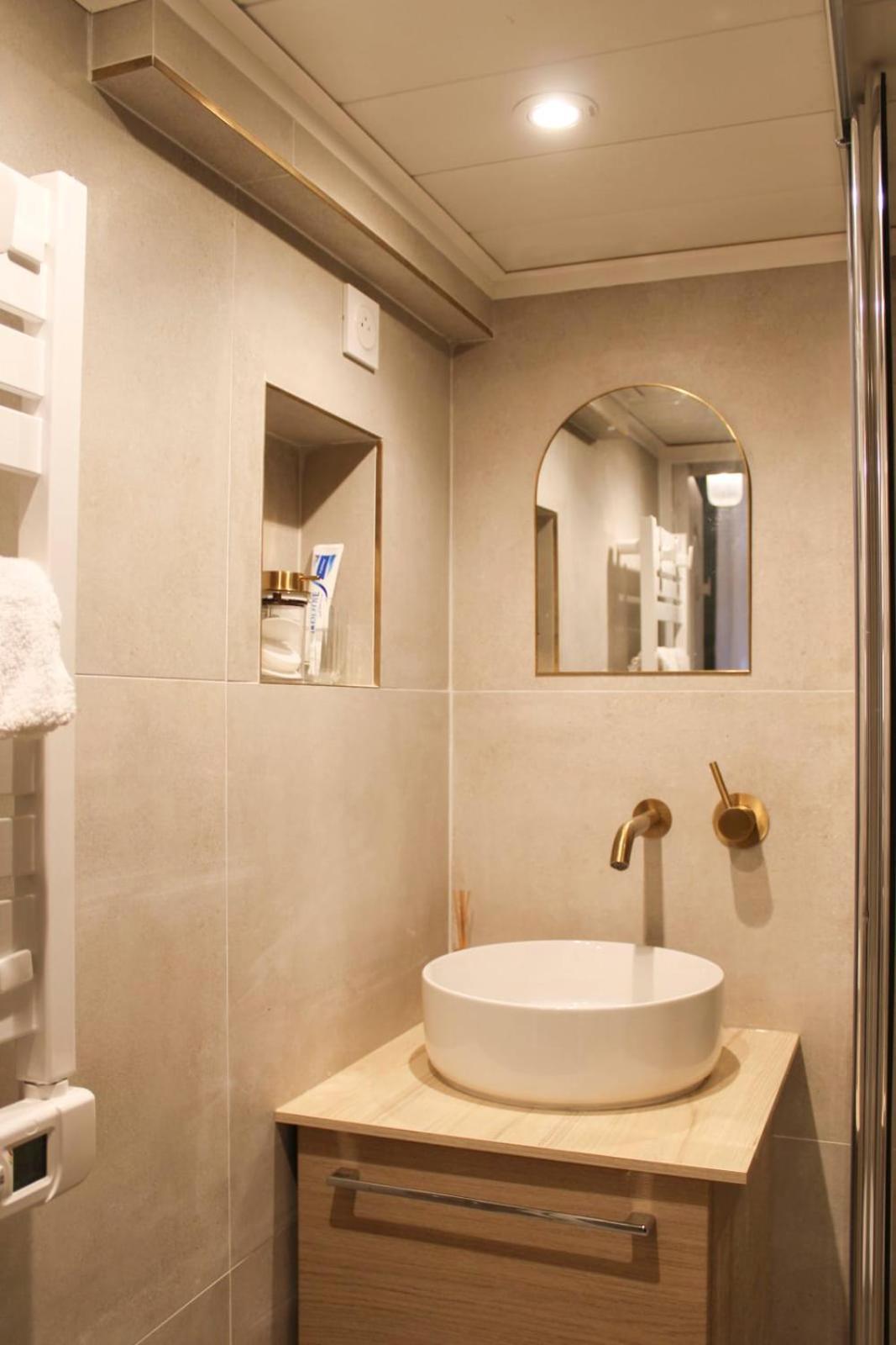 Charming Of 15 M2 In The 10th Apartment Paris