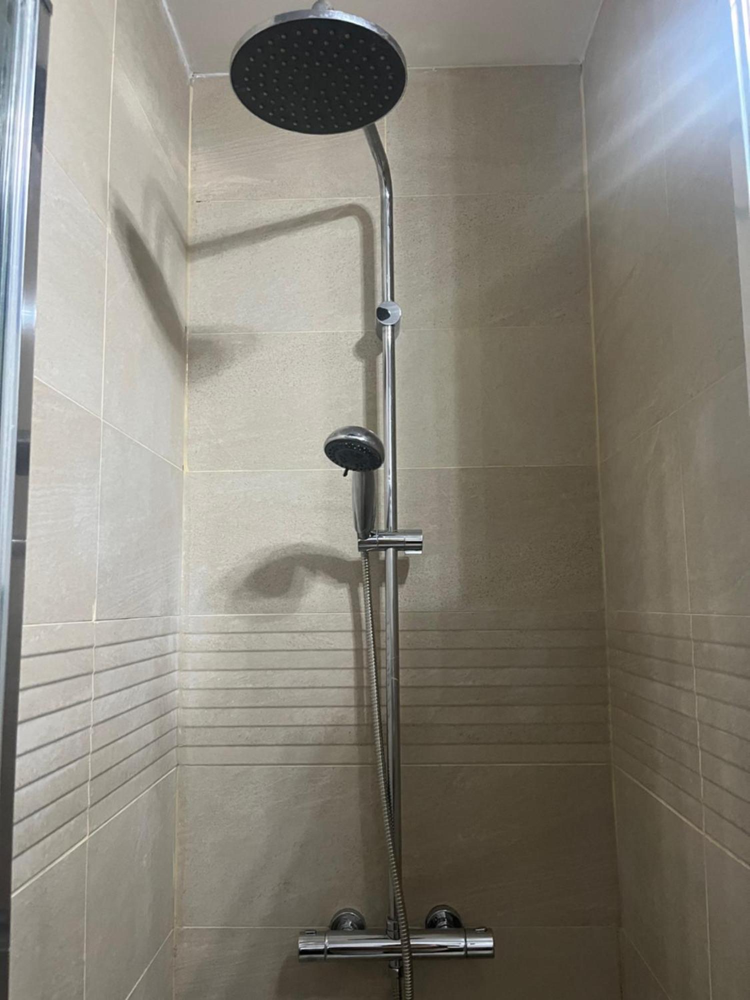 Proche Tour Eiffel Guest house
