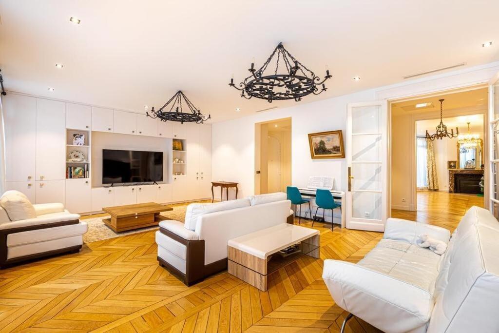 Le Victor Hugo Paris