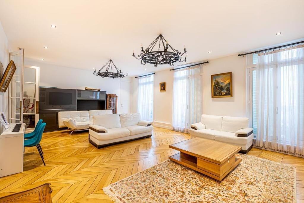 Le Victor Hugo Apartment