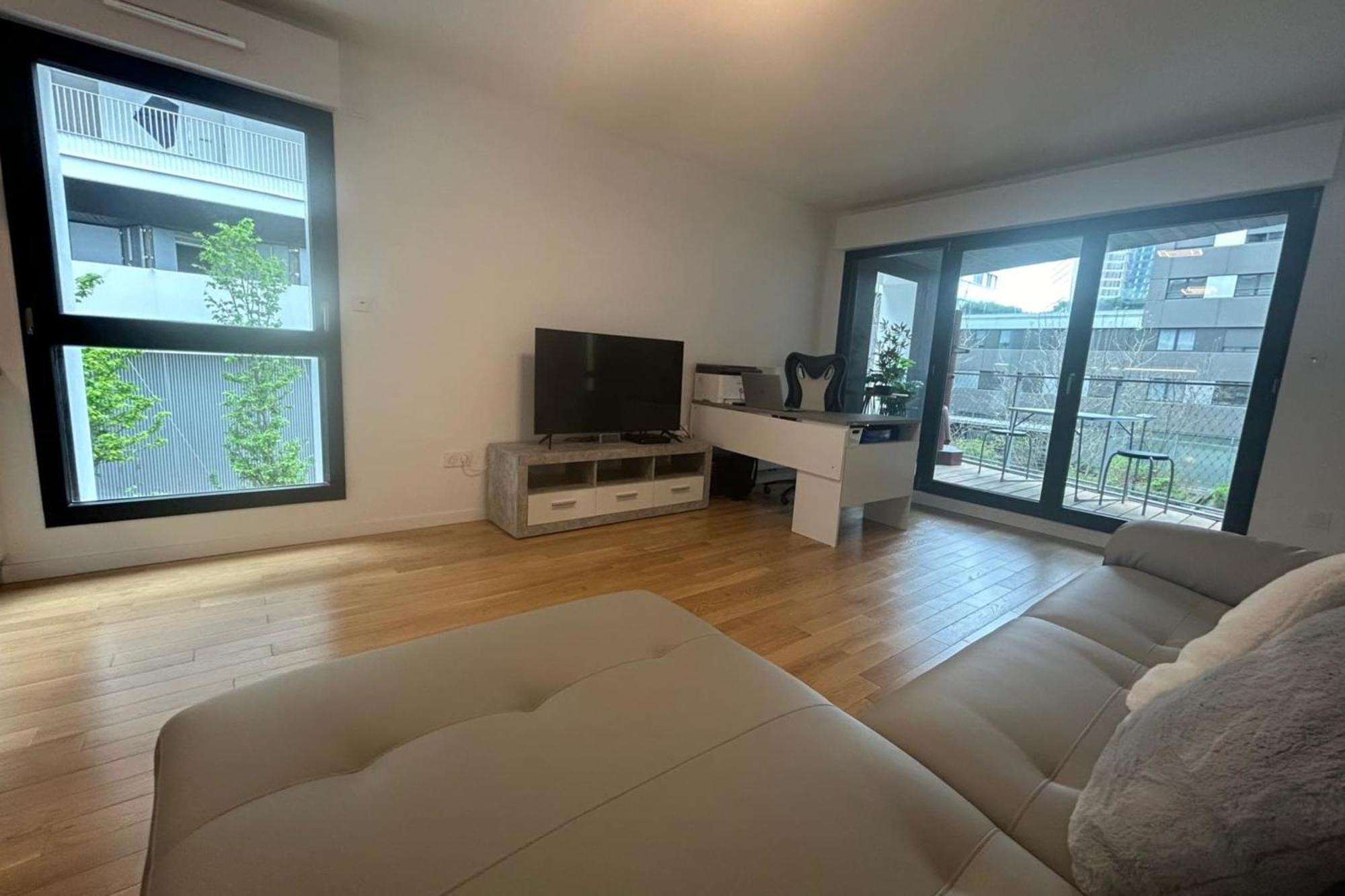 Spacious Appt With Balcony In The 13th * Paris