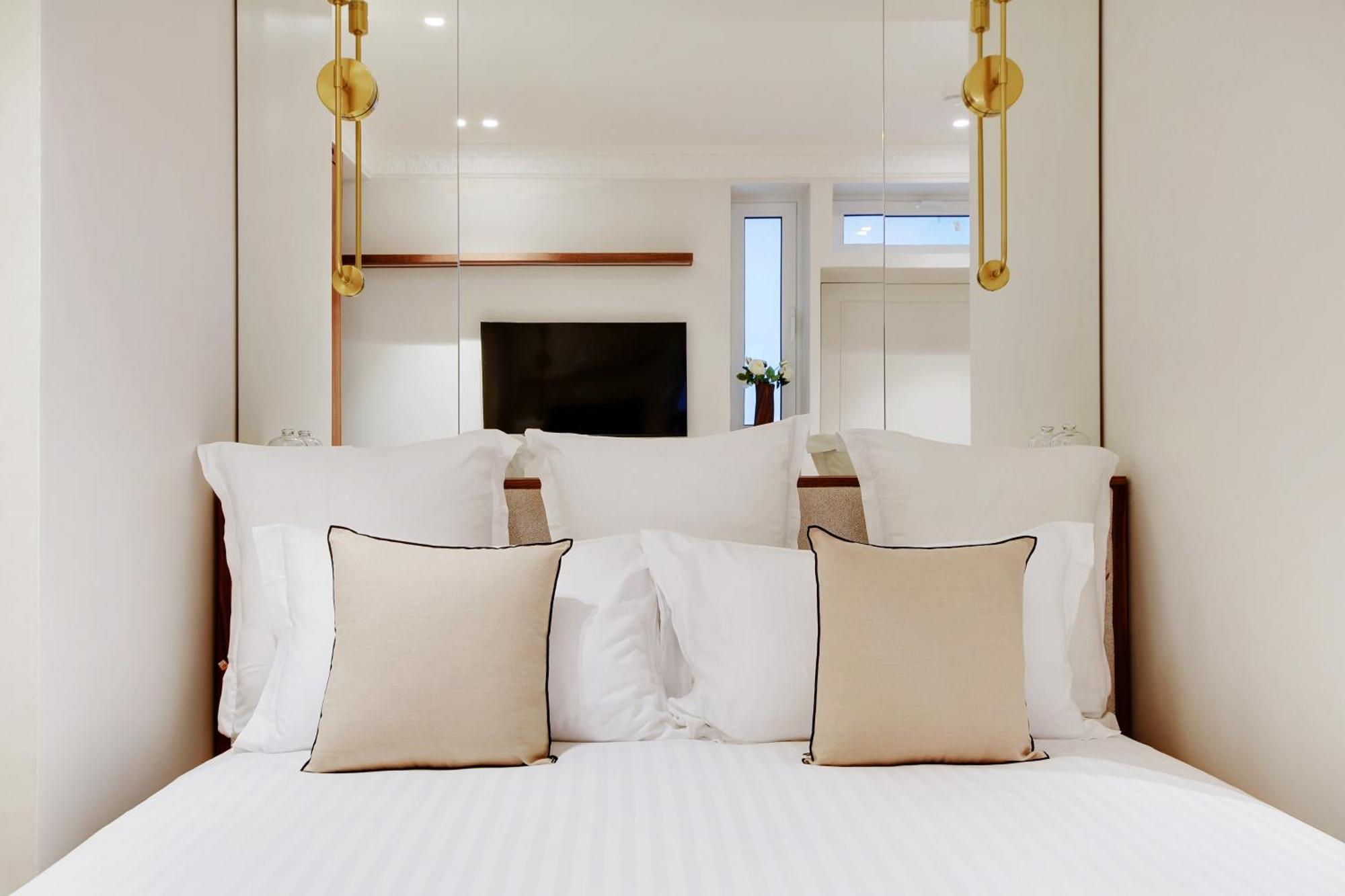 Maison Galante's With Services In La Madeleine - Opera Appartement Paris