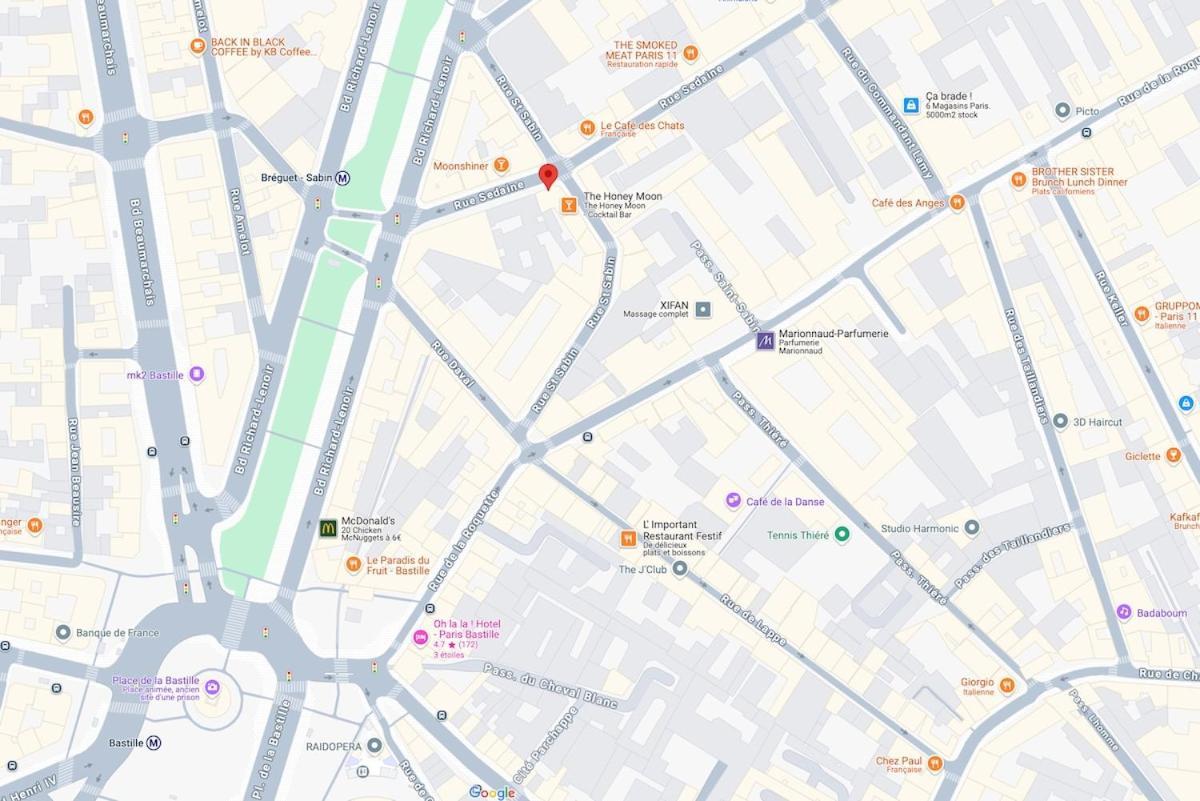 Le Grand Marais Metro Lines 1, 5, 8 *