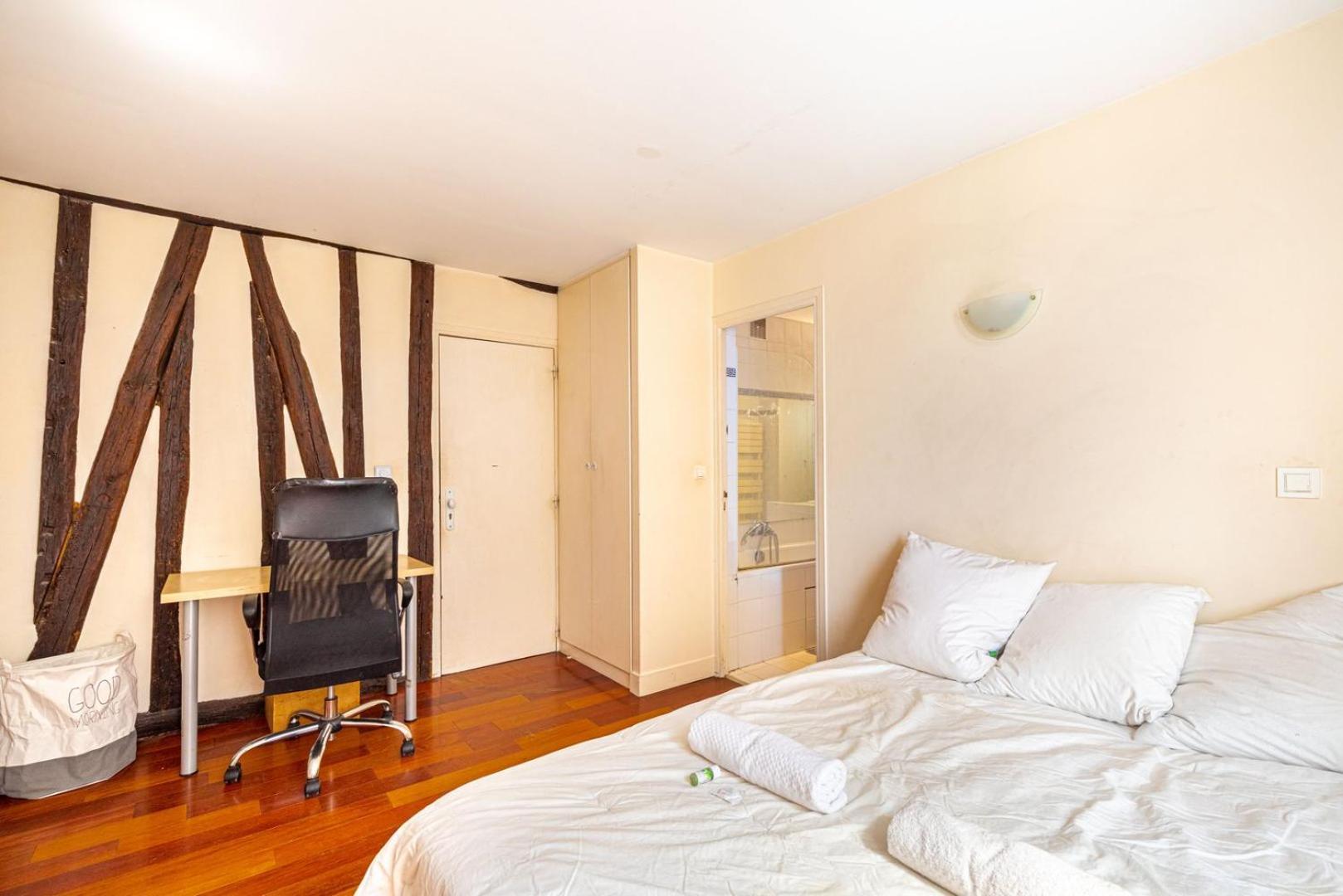 Guestready - Classic Parisian Near Bastille Apartment