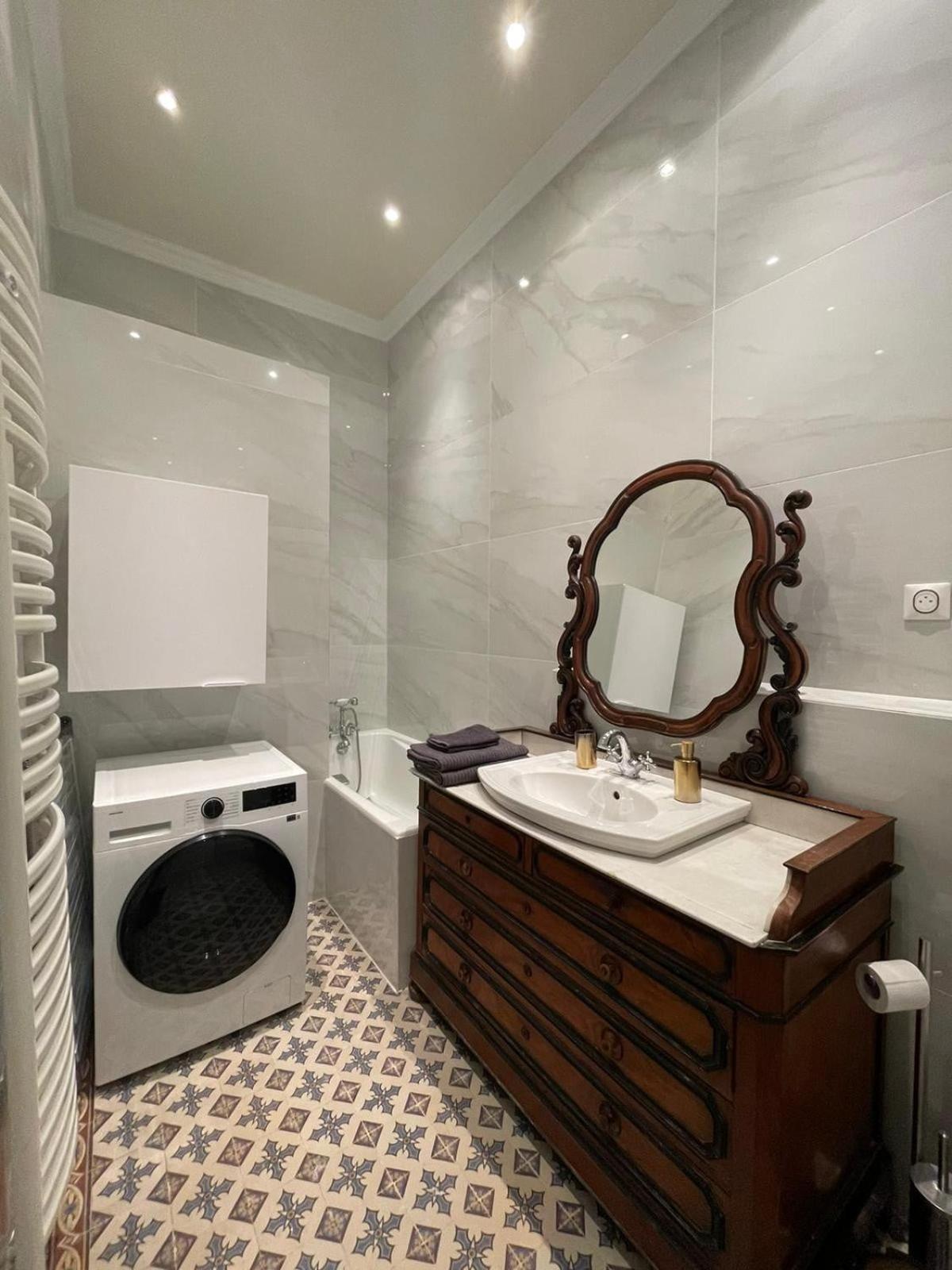 L'atrium Foch Apartment *