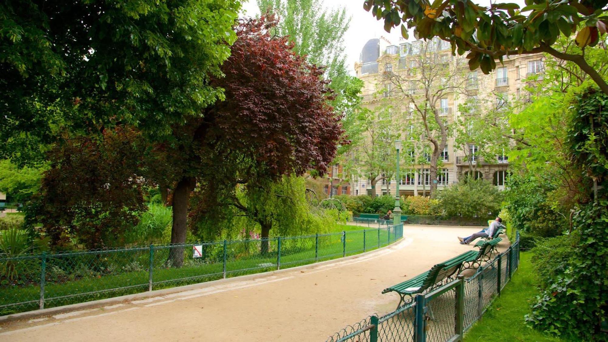 Apartment Elegant Steps Away From Iconic Landmarks Paris