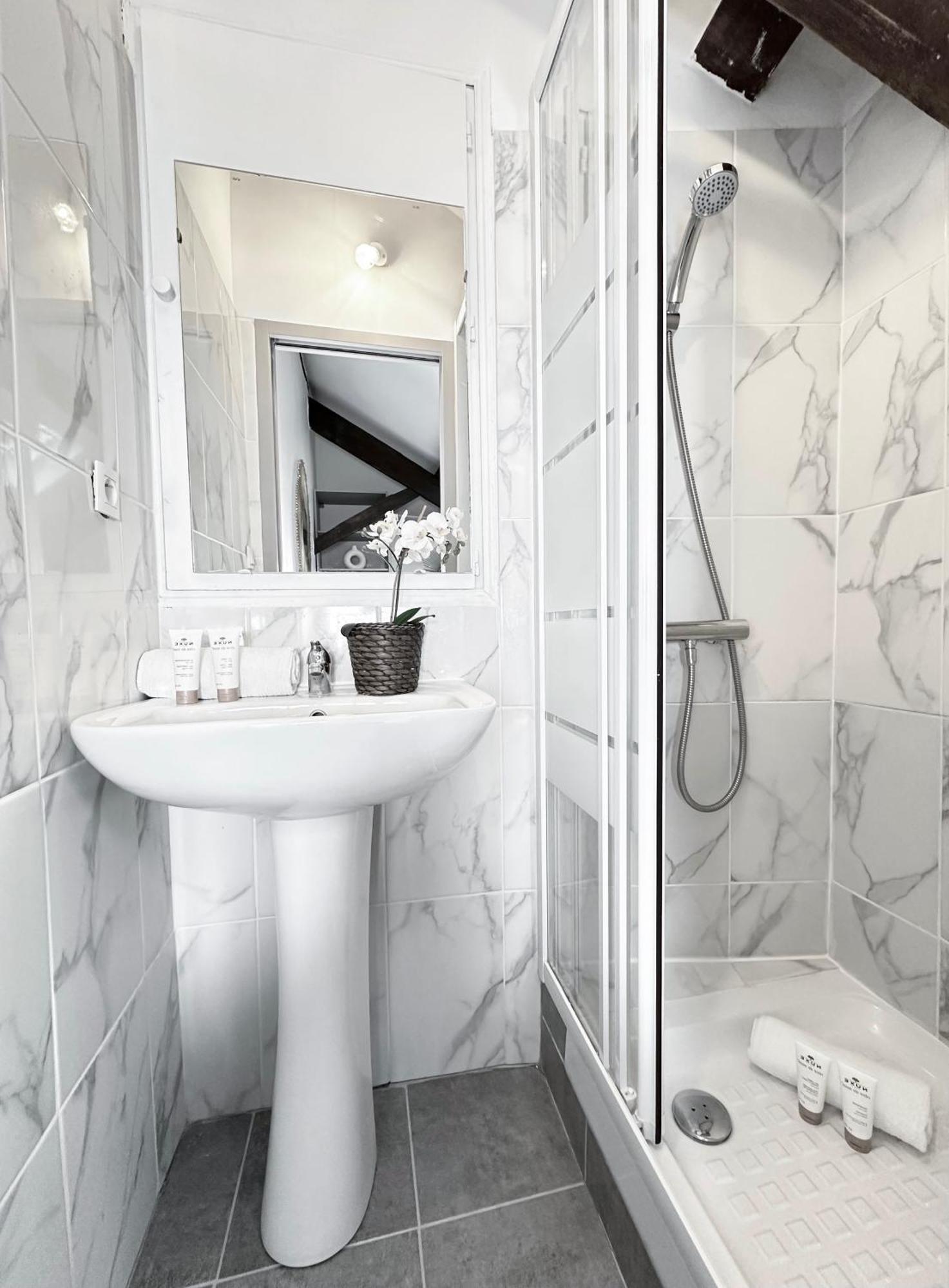 Apartment Stylish Duplex In Front Of Buttes-chaumont *