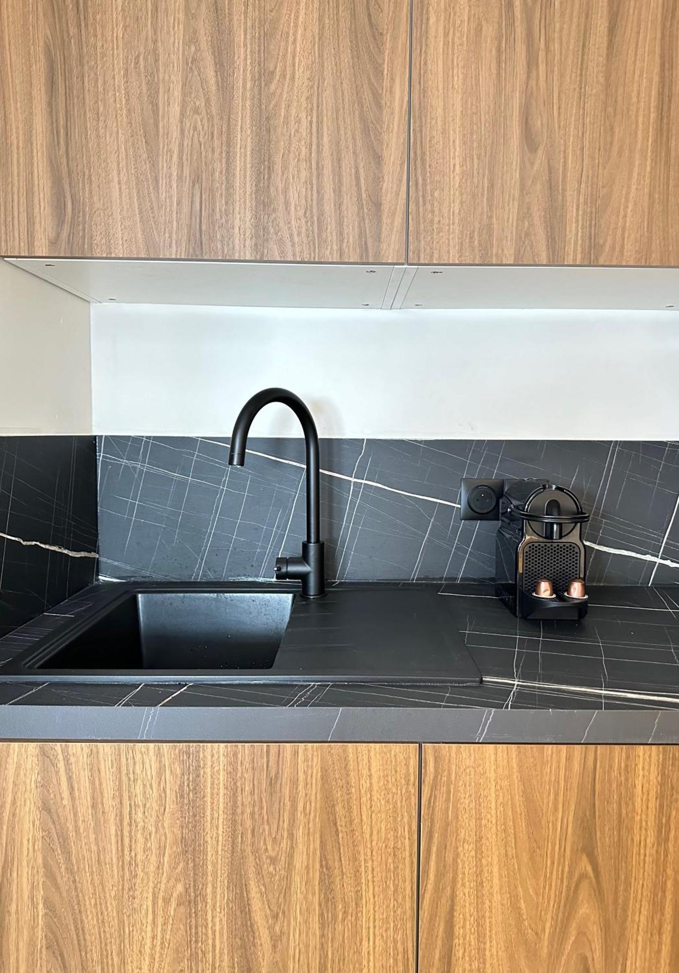 Stylish Duplex In Front Of Buttes-chaumont