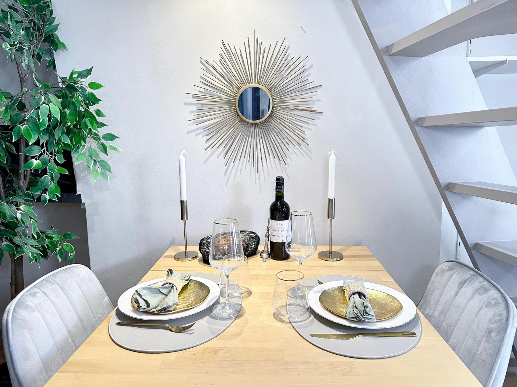 Stylish Duplex In Front Of Buttes-chaumont * Paris