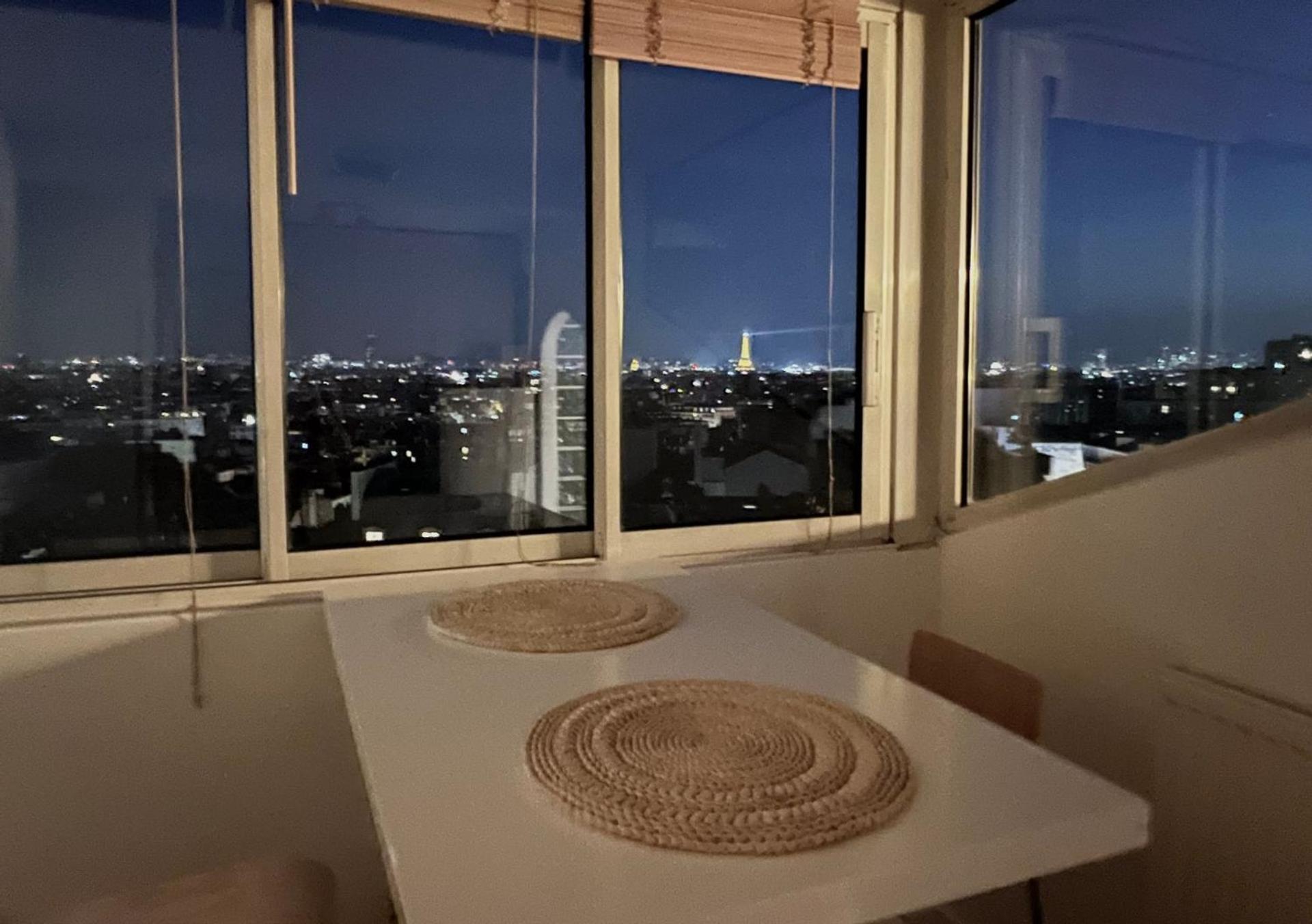 Terrasse Avec Vue Magique Sur Paris