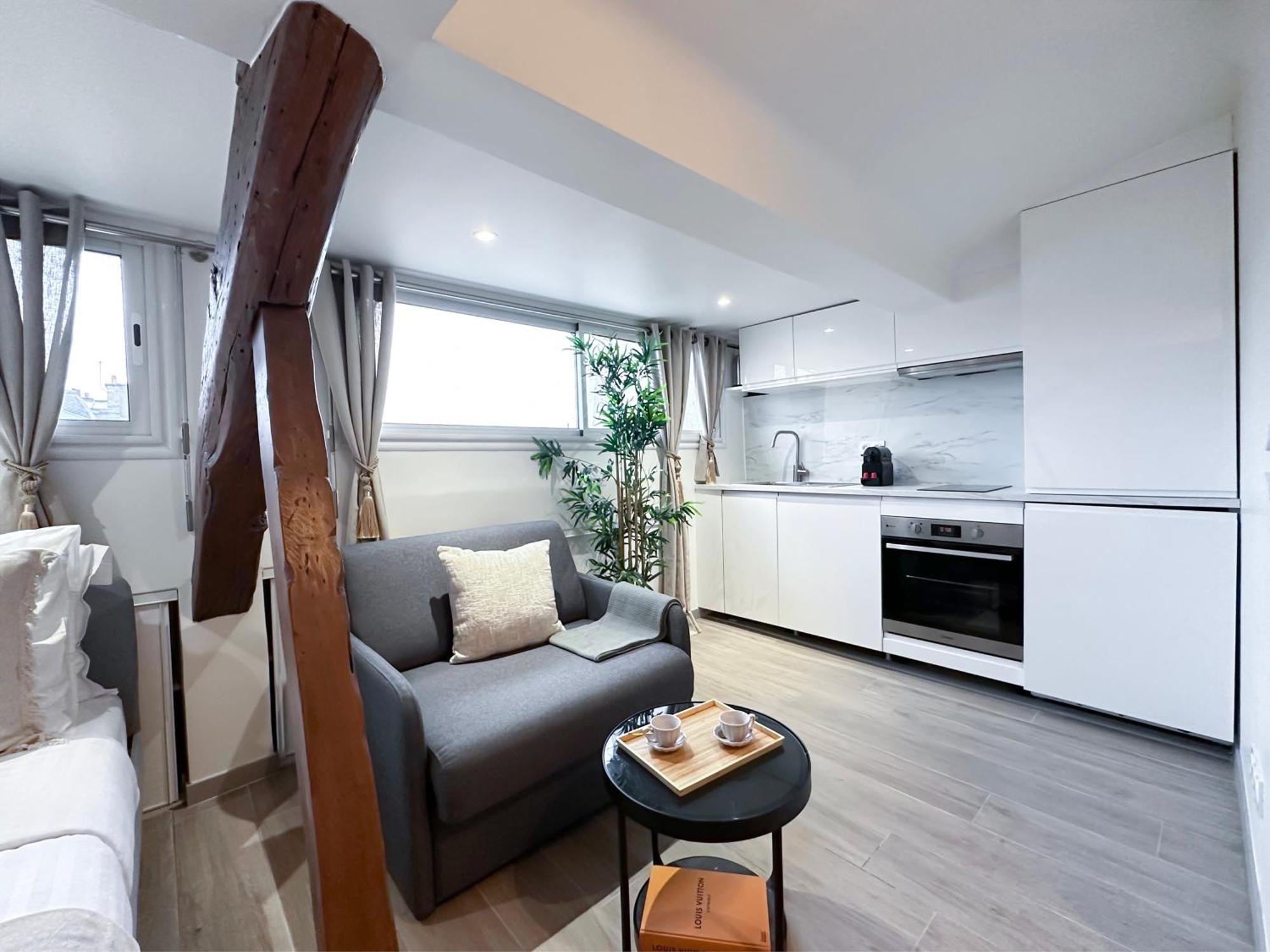 Brand New Near La Madeleine ! Appartement