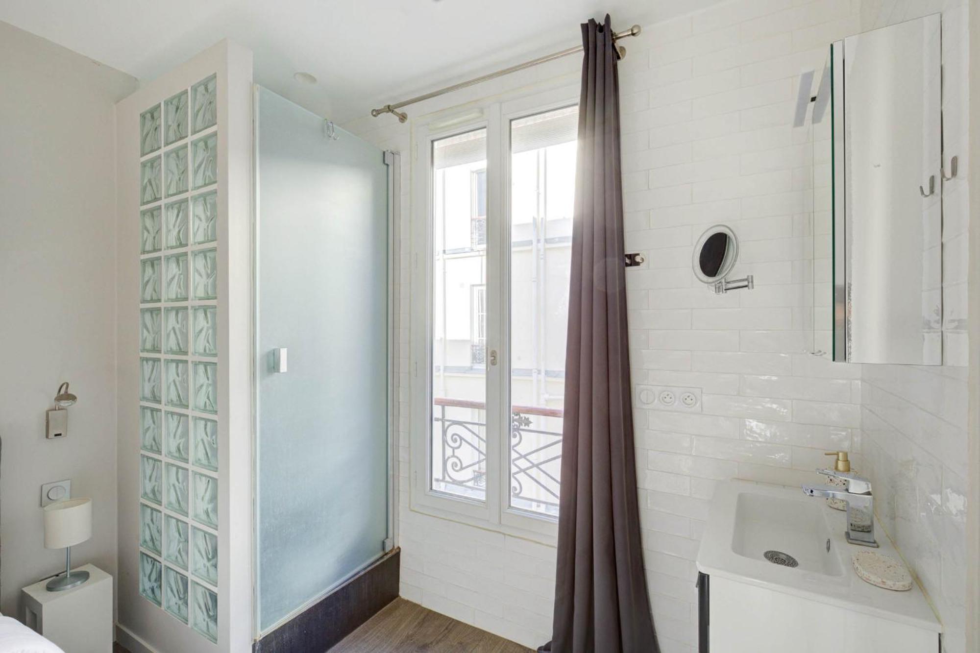 Bnbnova - Eiffel Tower & Invalides - 1br *