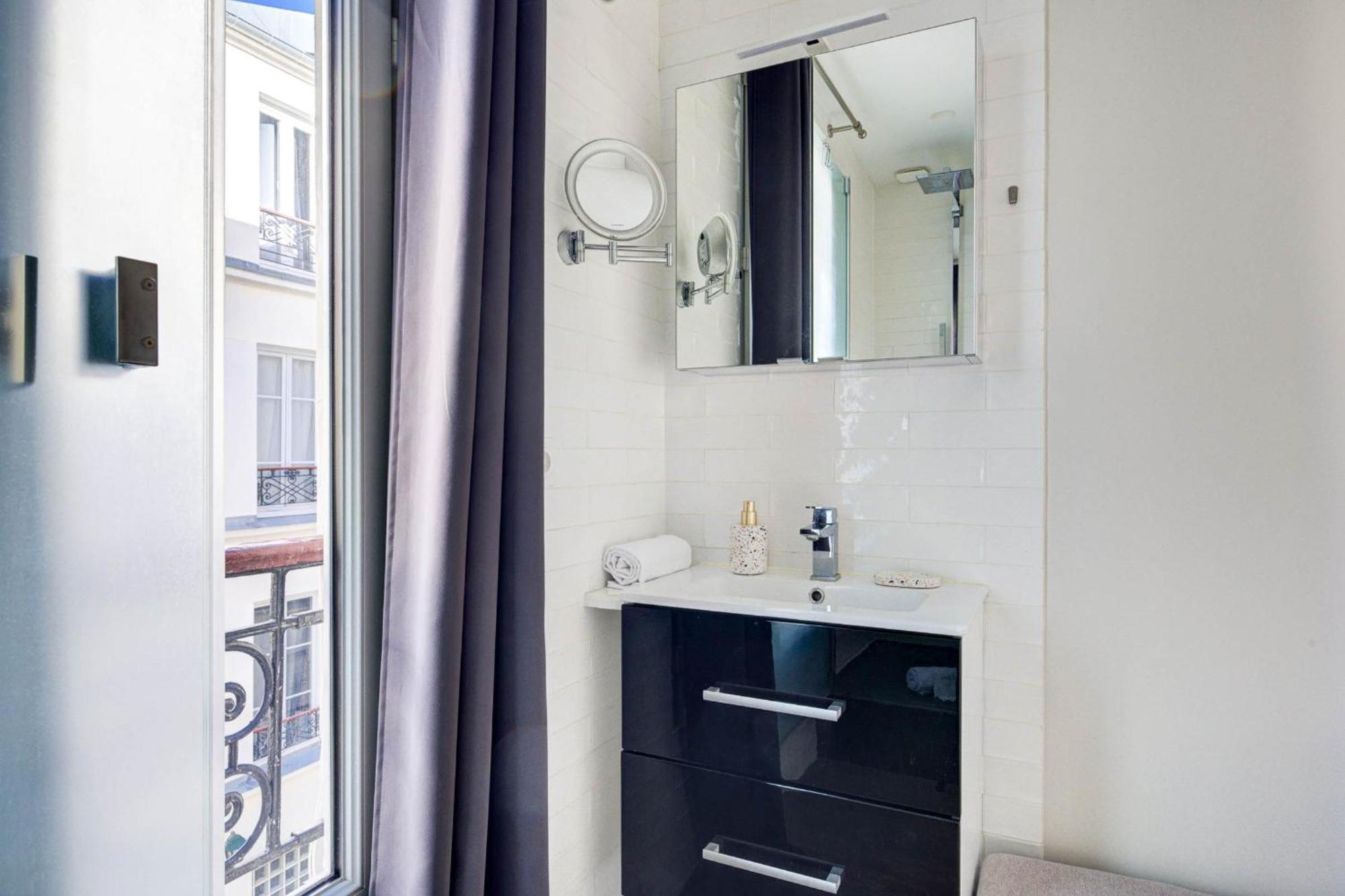 Apartment Bnbnova - Eiffel Tower & Invalides - 1br Paris