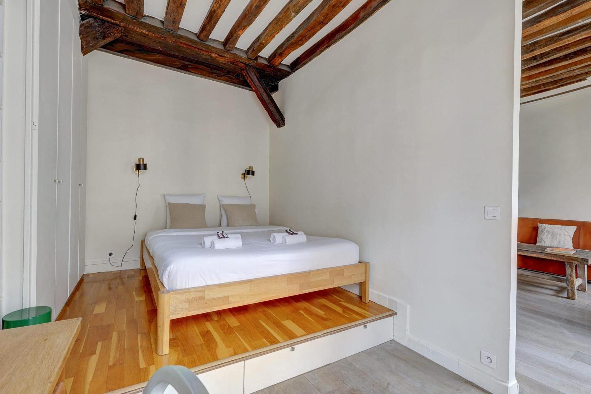 Bm-splendeur Et Espace Au Coeur Du Marais Apartment