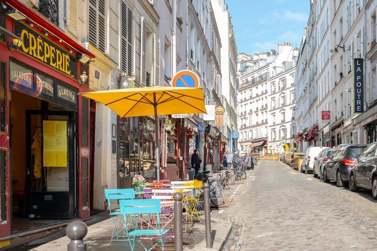 Lovely In The Heart Of Montmartre *