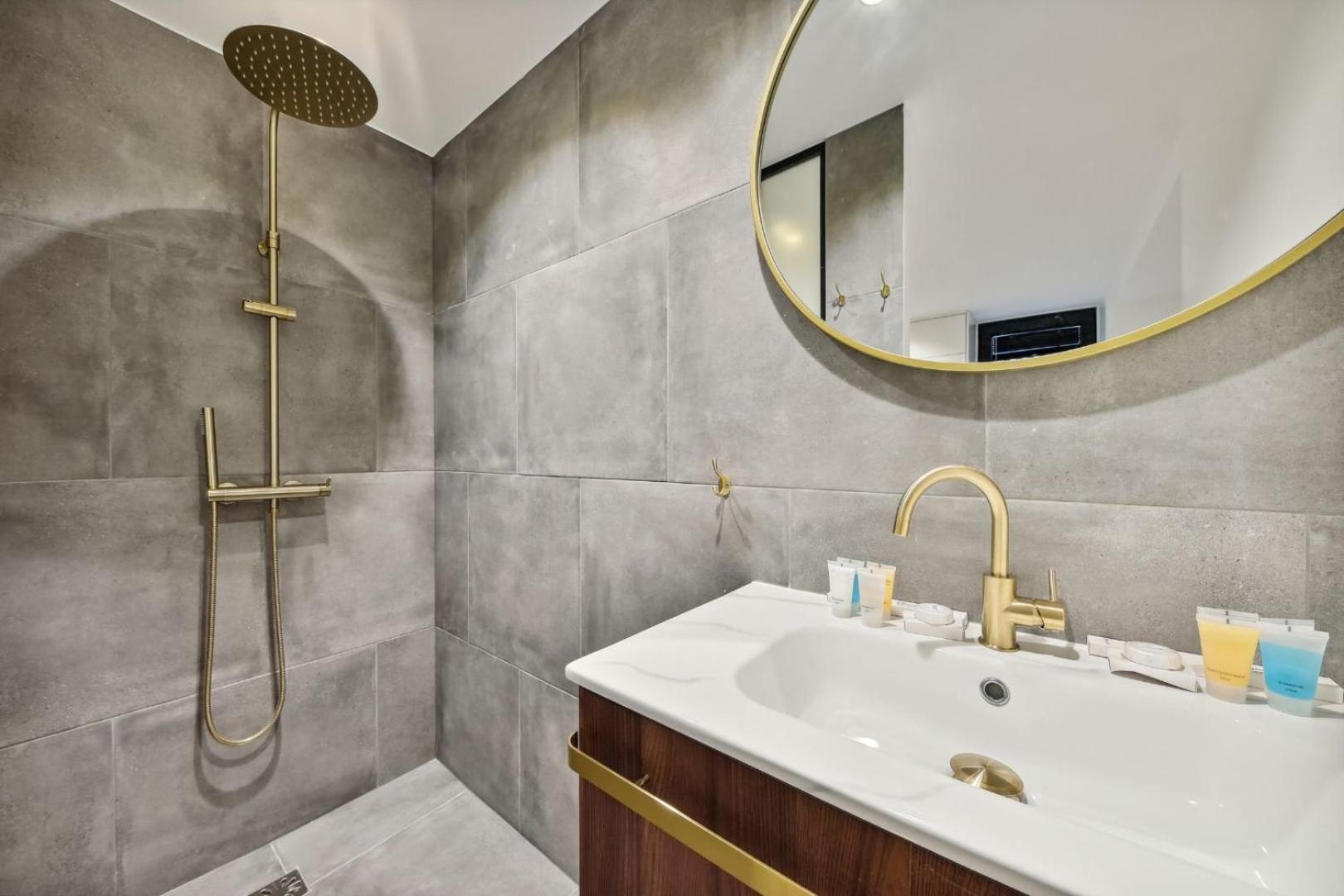 Apartment 506 Cadet - Superb In Paris