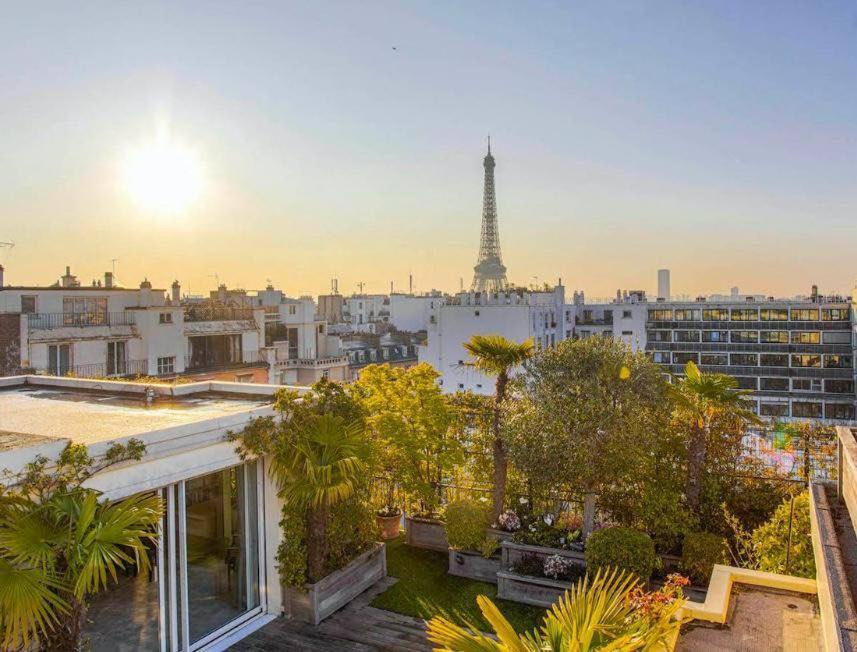 Trocadero De Luxe