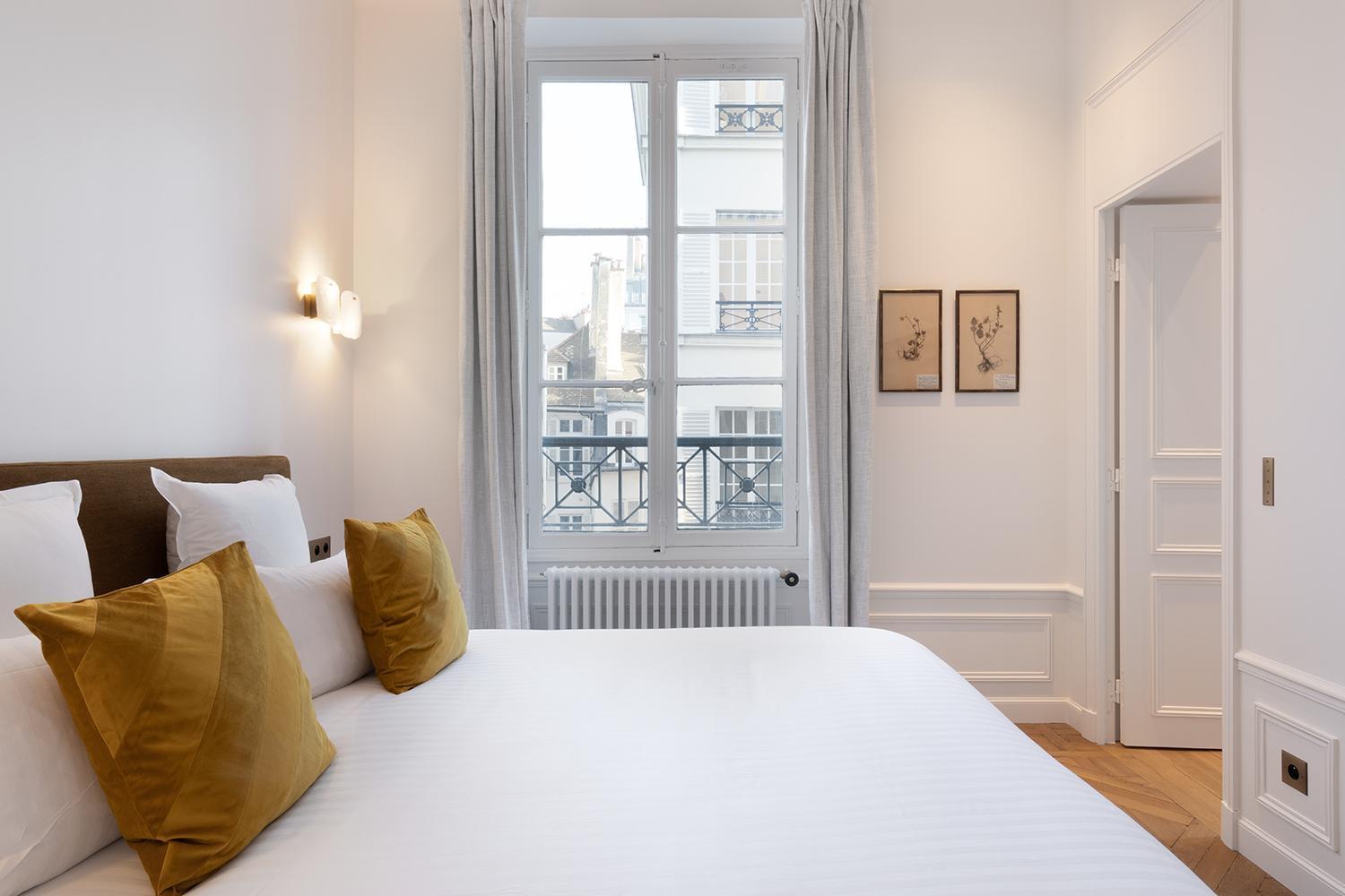 Pick A Flat's In Saint-germain - Place Furstemberg Paris