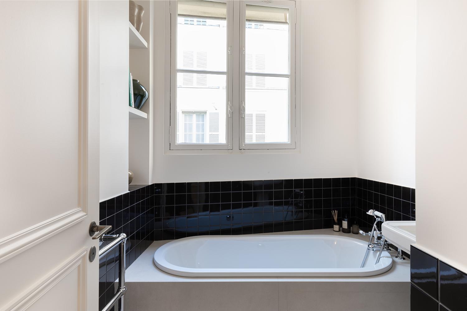 Apartment Pick A Flat's In Saint-germain - Place Furstemberg Paris