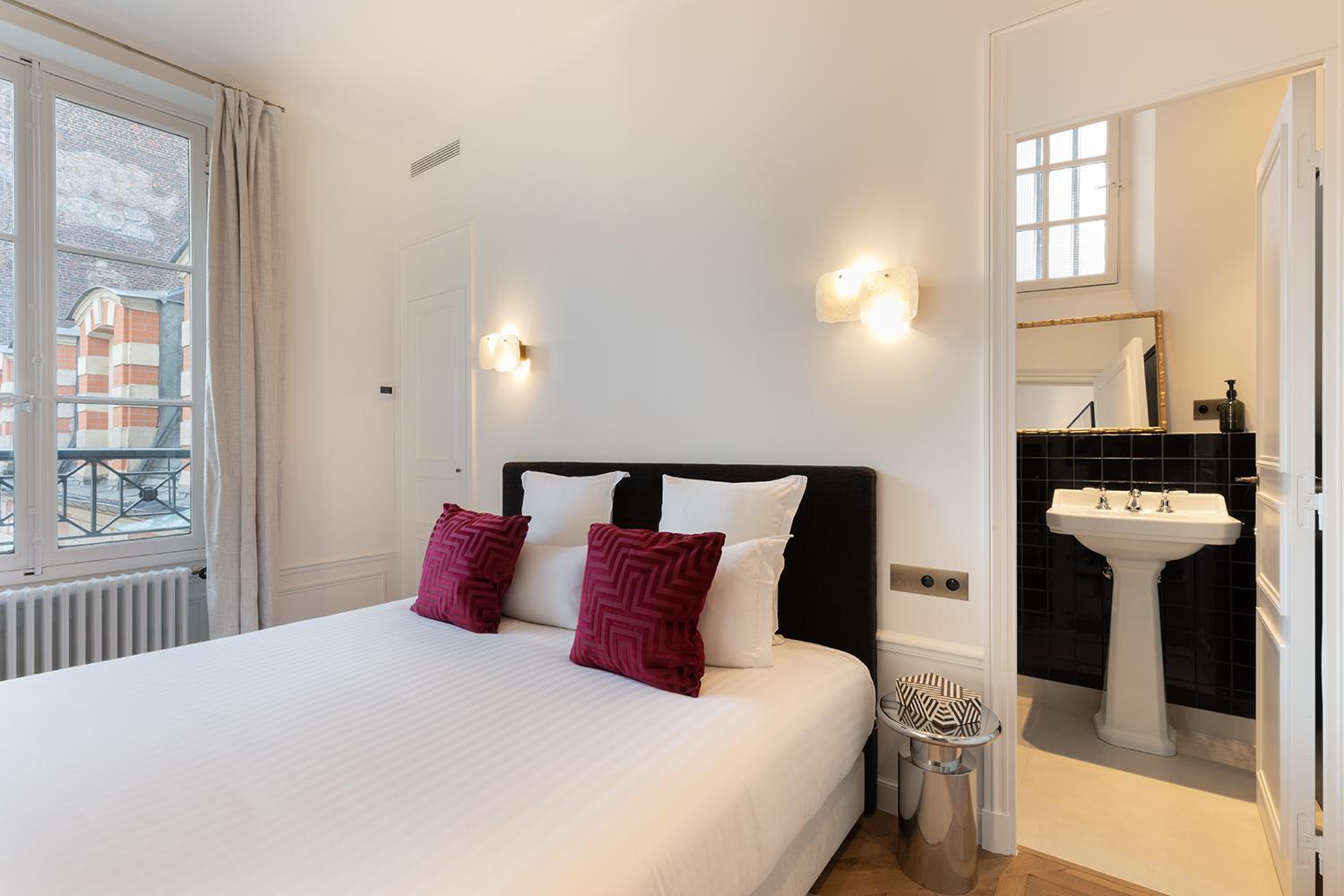 Pick A Flat's In Saint-germain - Place Furstemberg * Paris