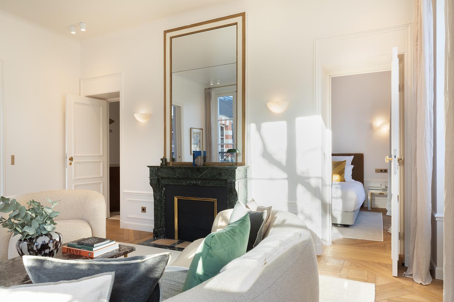 Apartment Pick A Flat's In Saint-germain - Place Furstemberg Paris