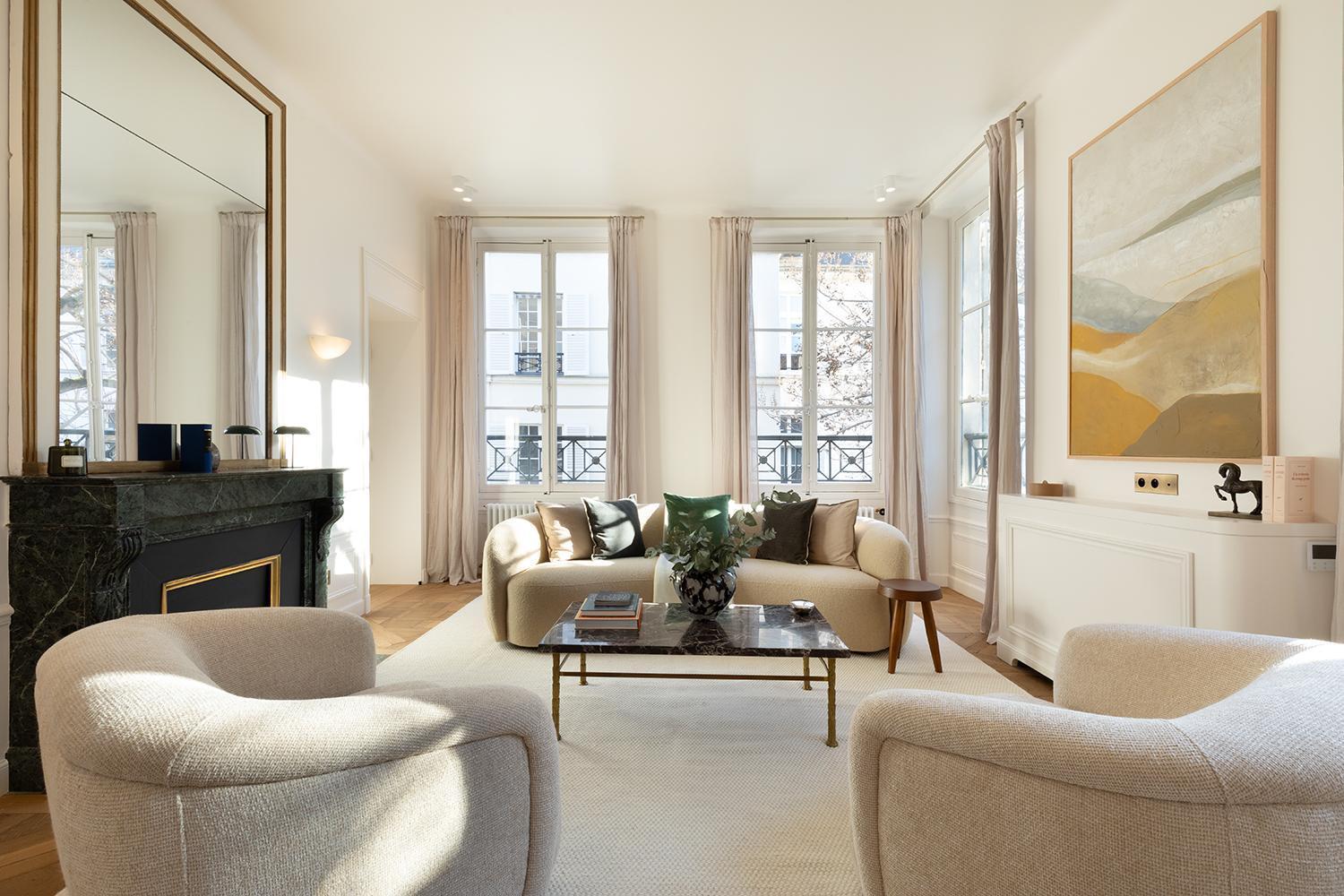 Apartment Pick A Flat's In Saint-germain - Place Furstemberg Paris
