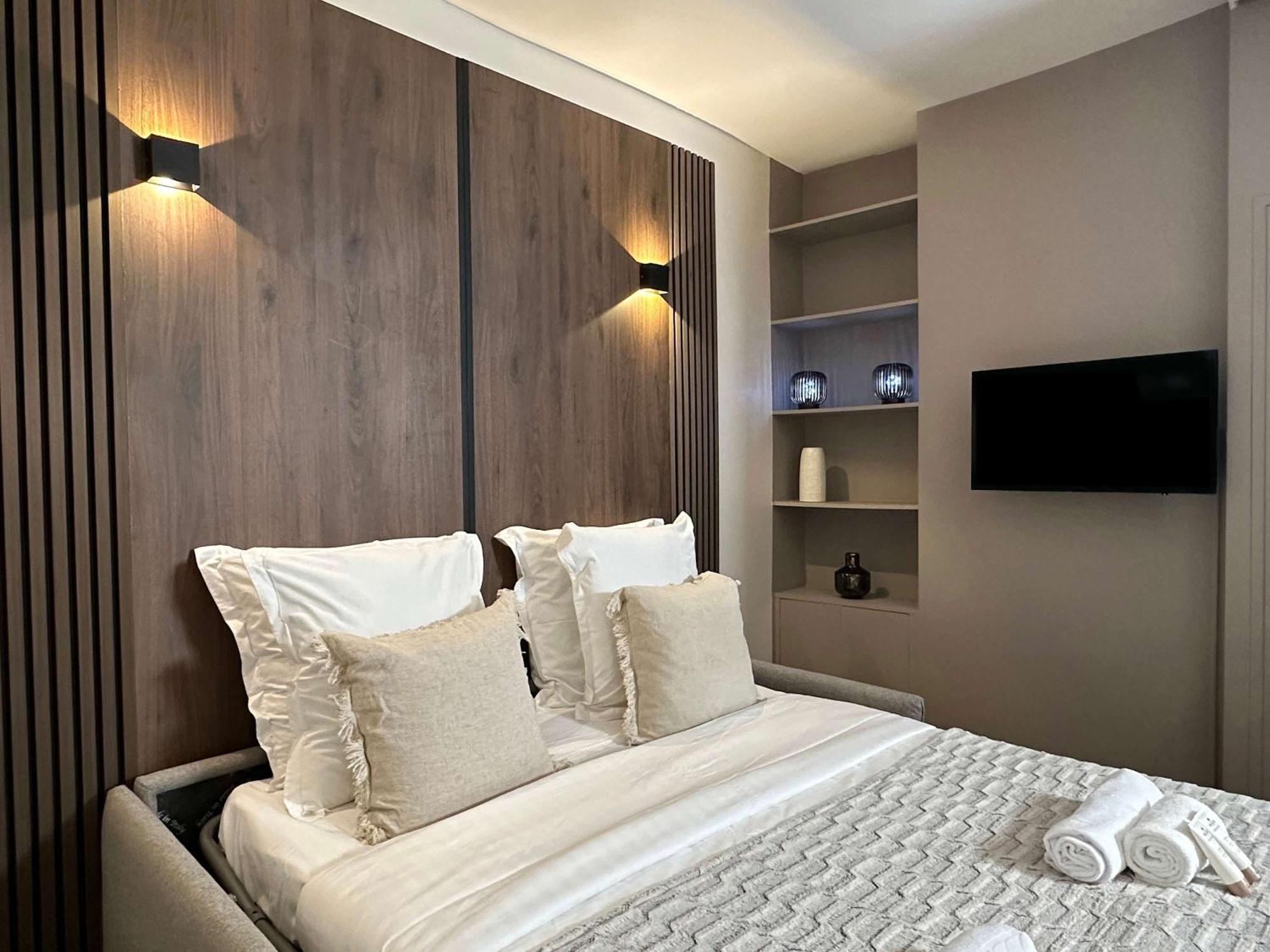 Unique At The Bourse Apartment *