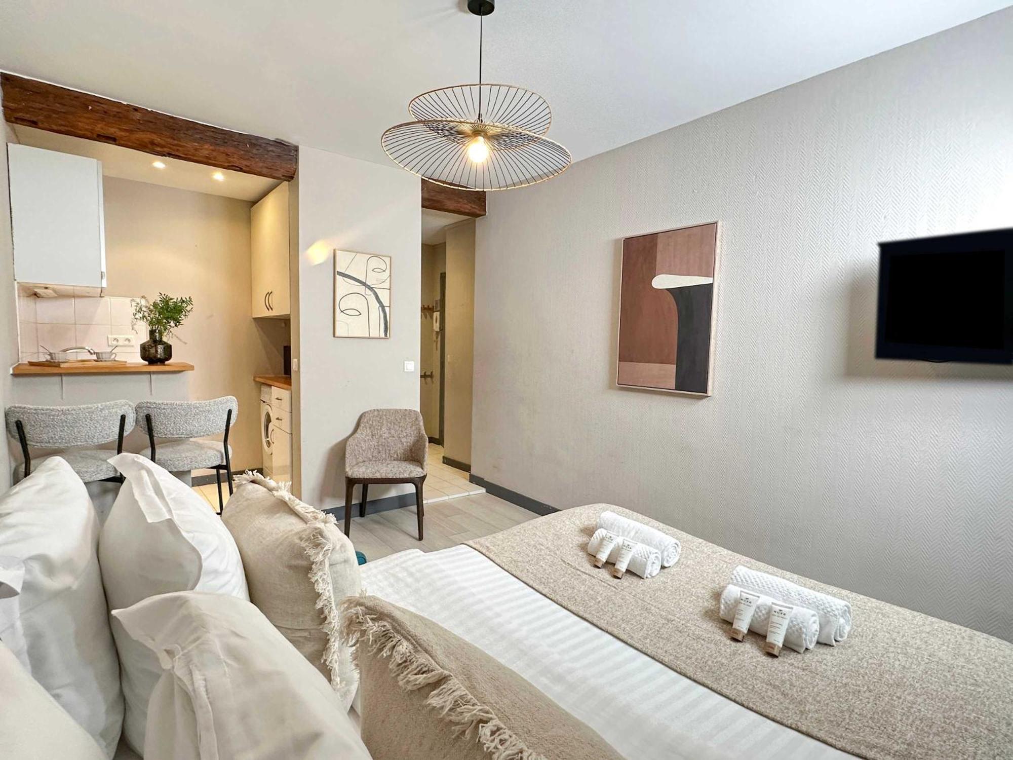 Apartment Outstanding In *