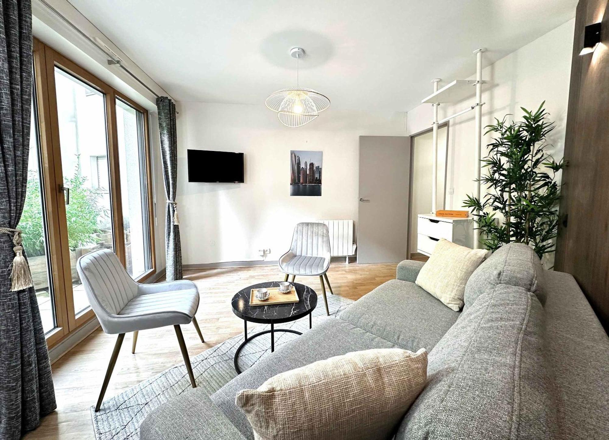 Apartment With Terrace In Porte De Versailles