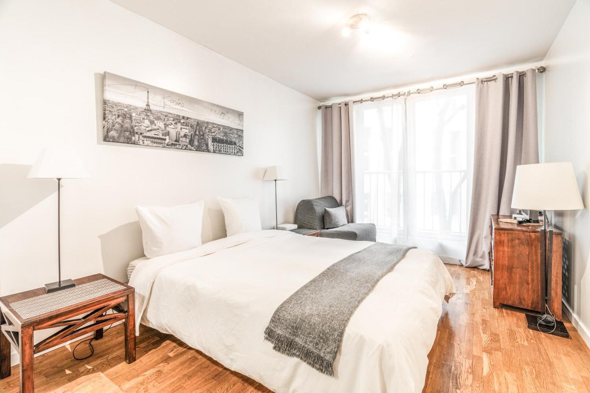 Champs Elysees Flat * Paris
