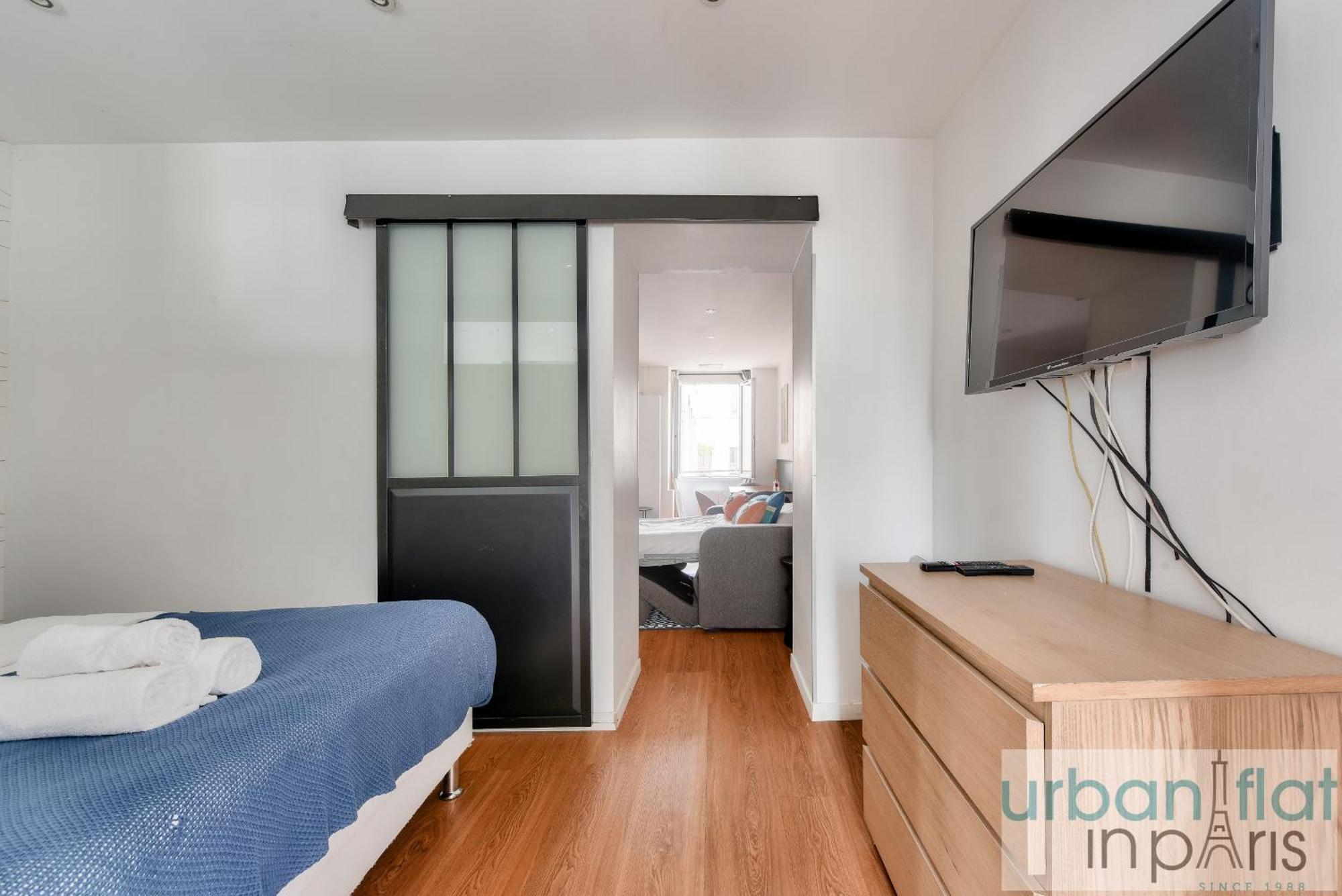 04 Flat Montorgeuil 3 *