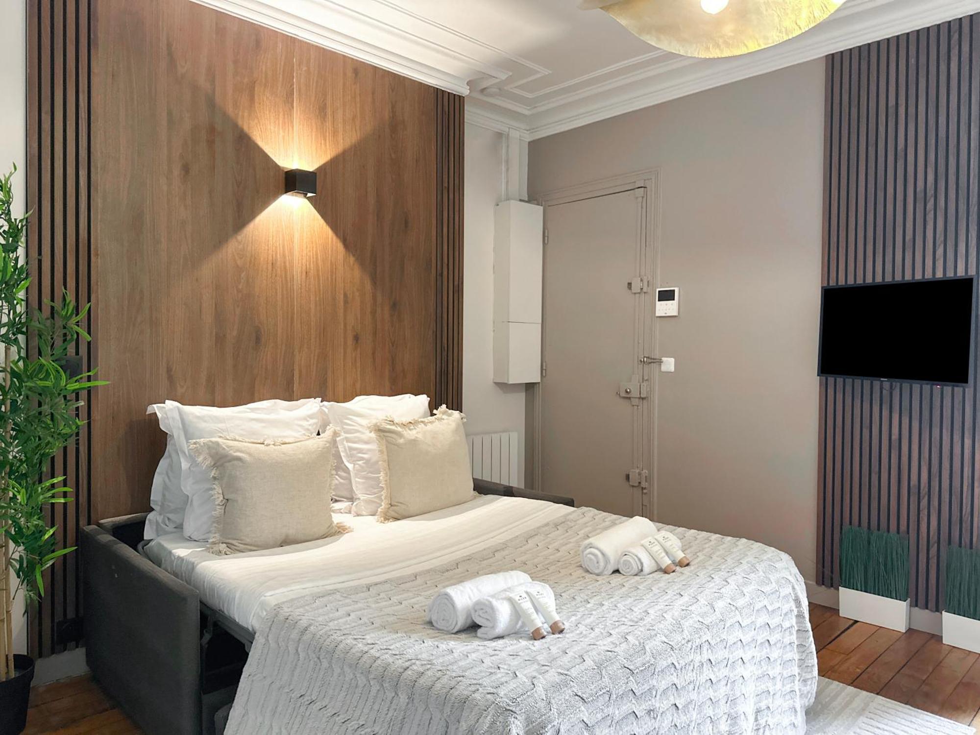 Unique Flat Near Louvre & Palais Royal Paris