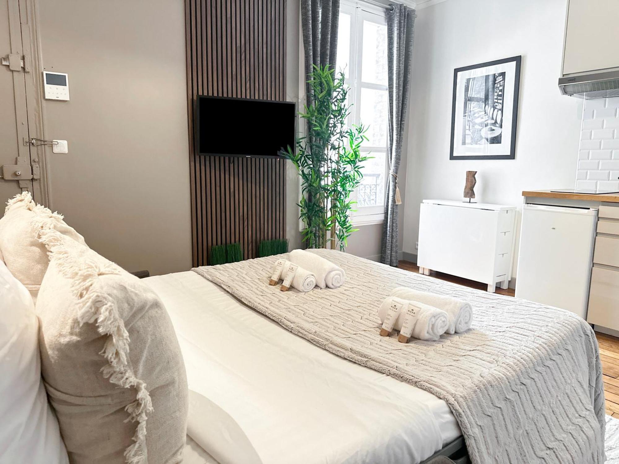 Apartment Unique Flat Near Louvre & Palais Royal Paris