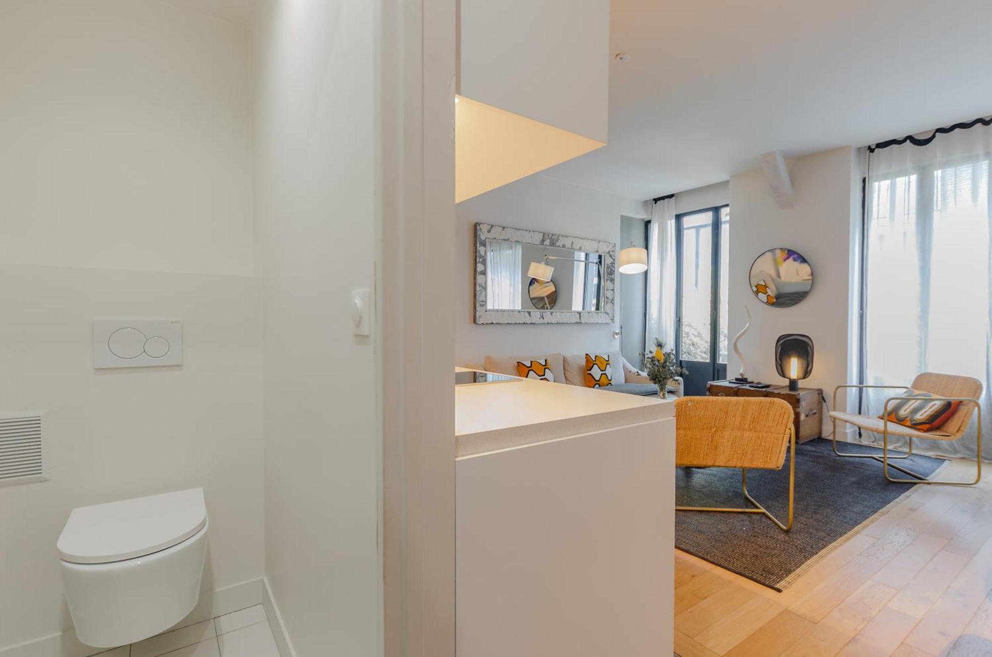 Parisian L Marais Apartment *