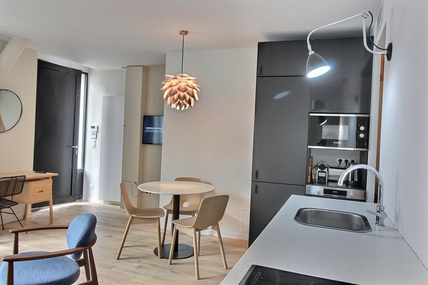 Parisian L Marais Apartment