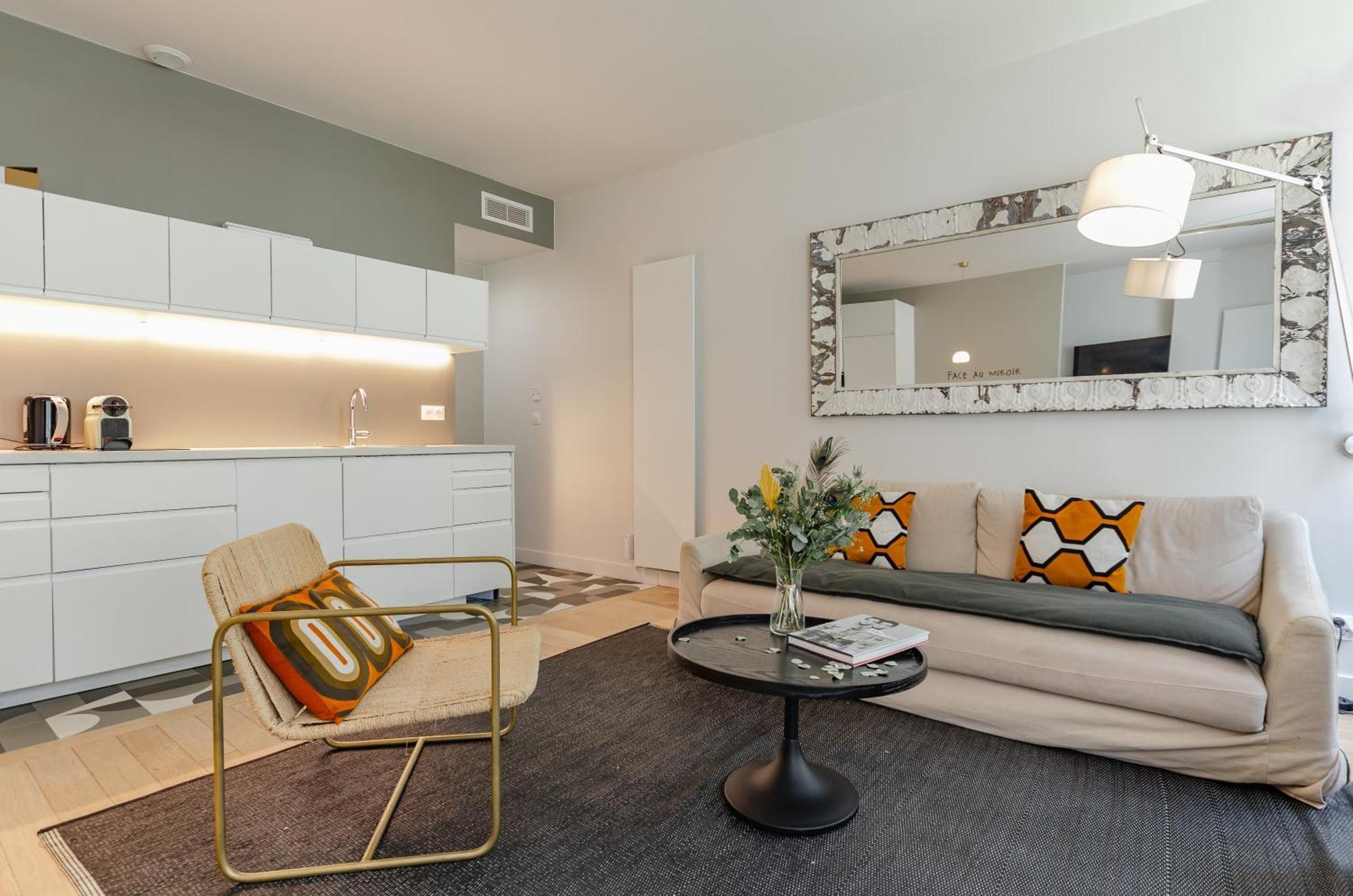 Apartment Parisian L Marais Paris