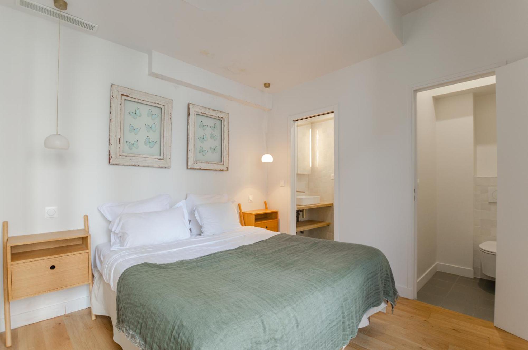 Parisian L Marais Apartment *