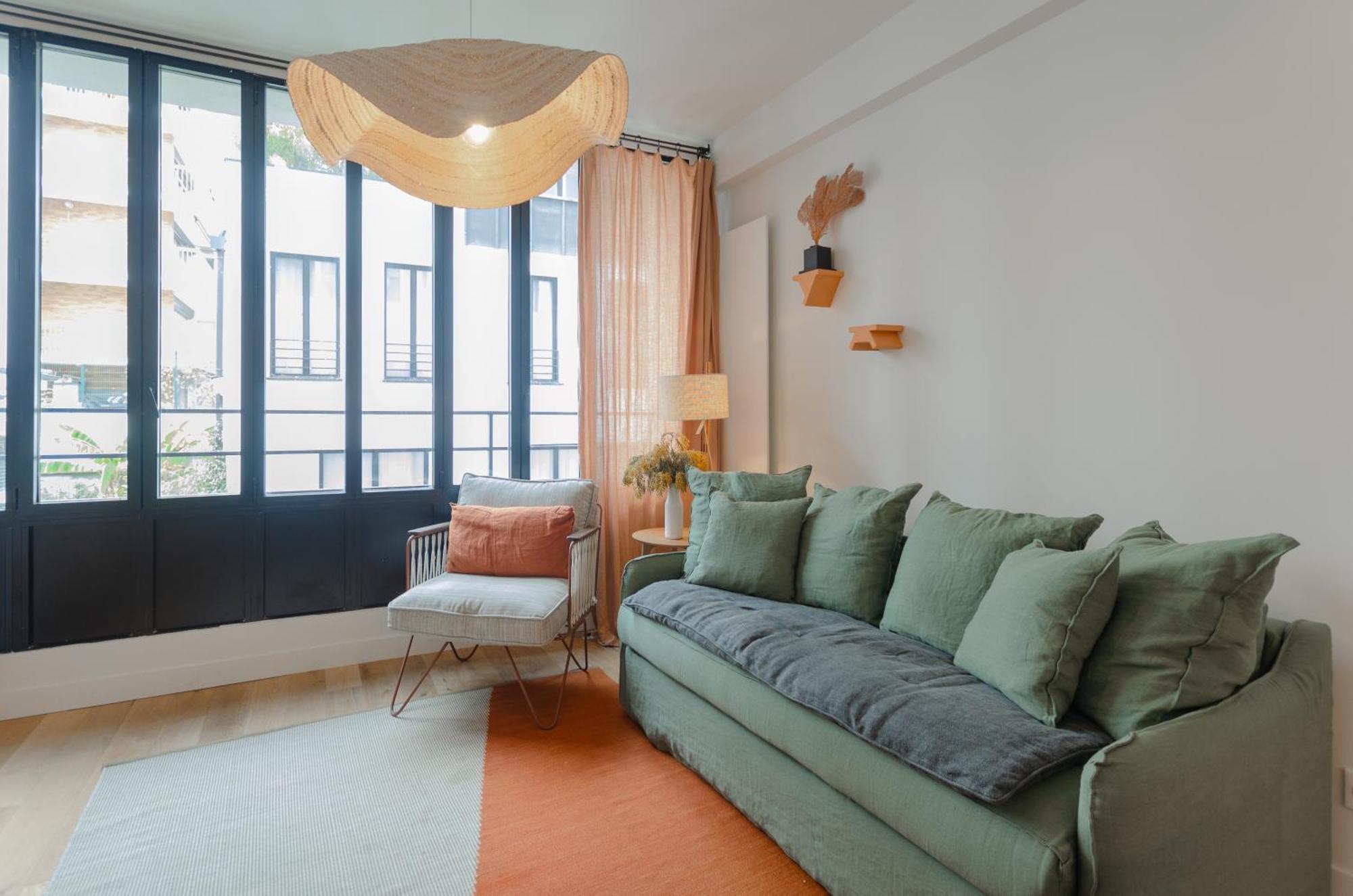 Parisian L Marais Apartment *